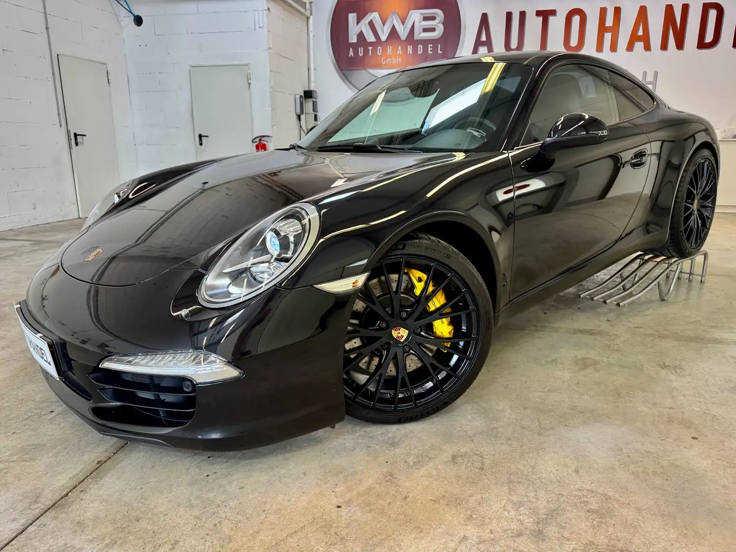 Porsche 911 Carrera S Approved bis 12.2026 Schwarz - 1