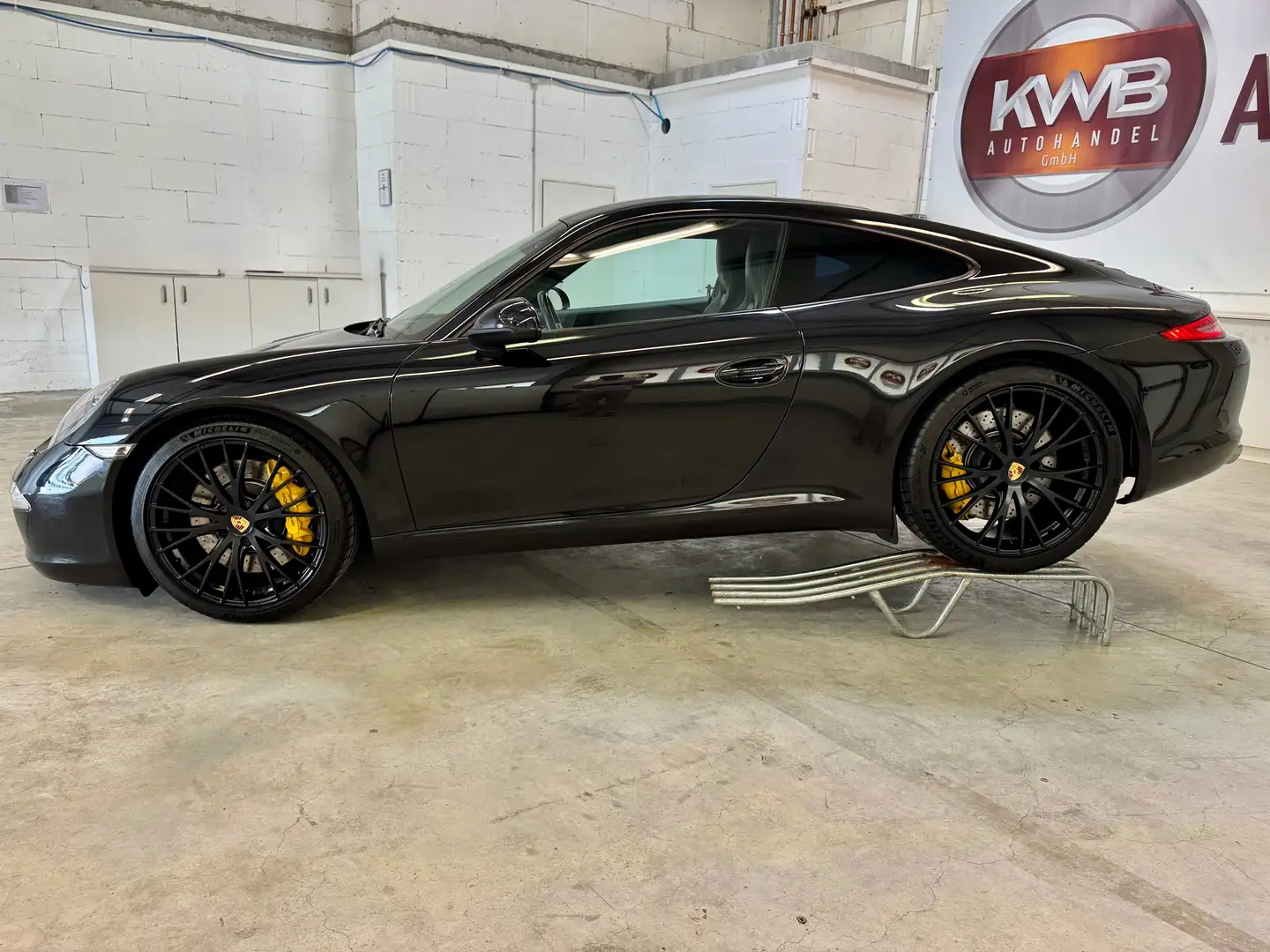 Porsche 911 Carrera S Approved bis 12.2026 Schwarz - 2