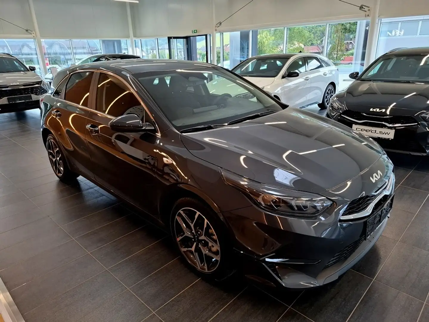 Kia Ceed / cee'd ceed 1,5 TGDI Silber Grigio - 2