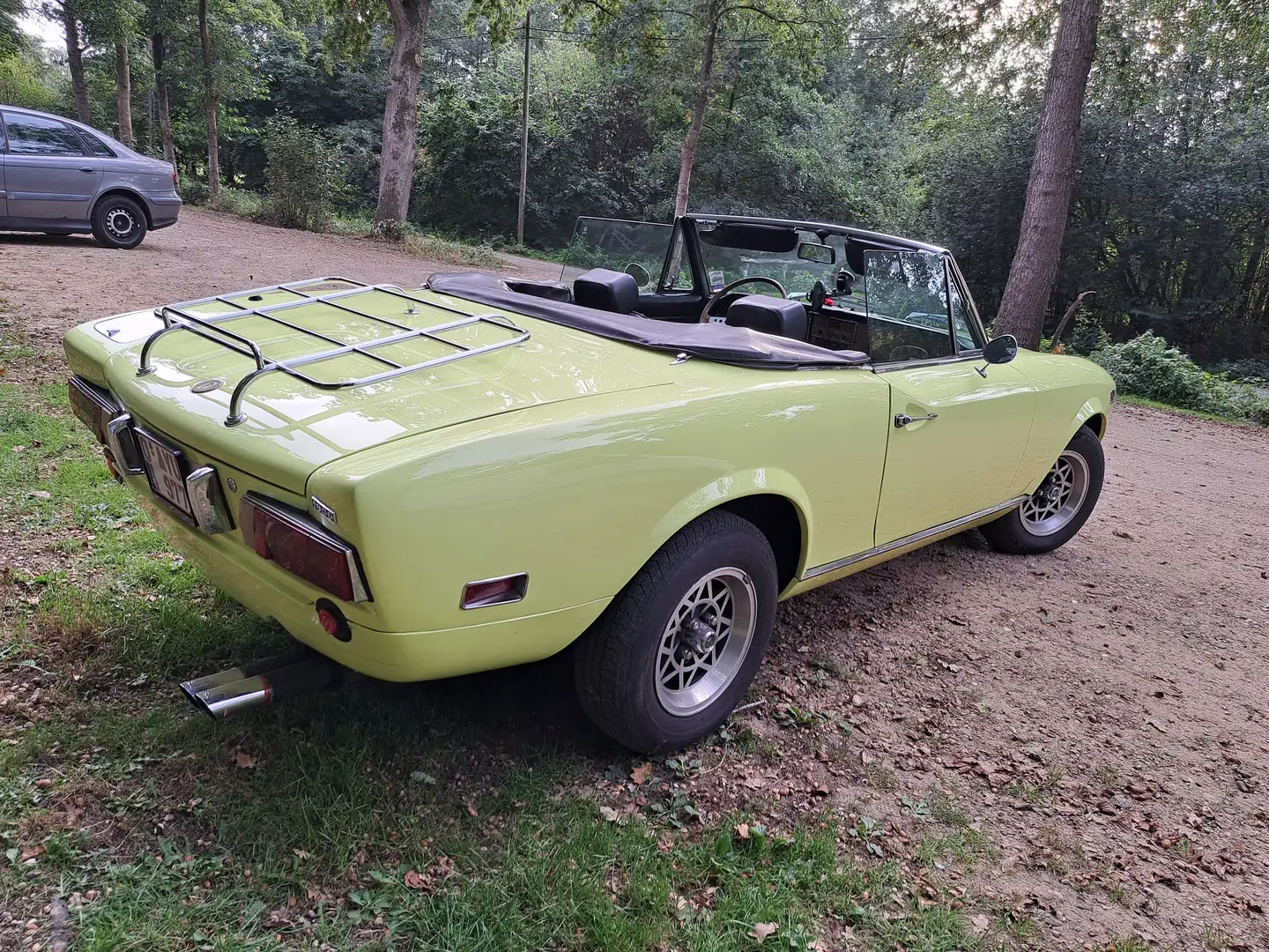 Fiat 124 Spider 1800 Geel - 2