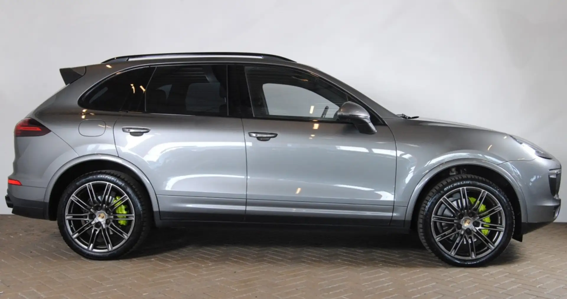 Porsche Cayenne 3.0 S E-Hybrid Gris - 2