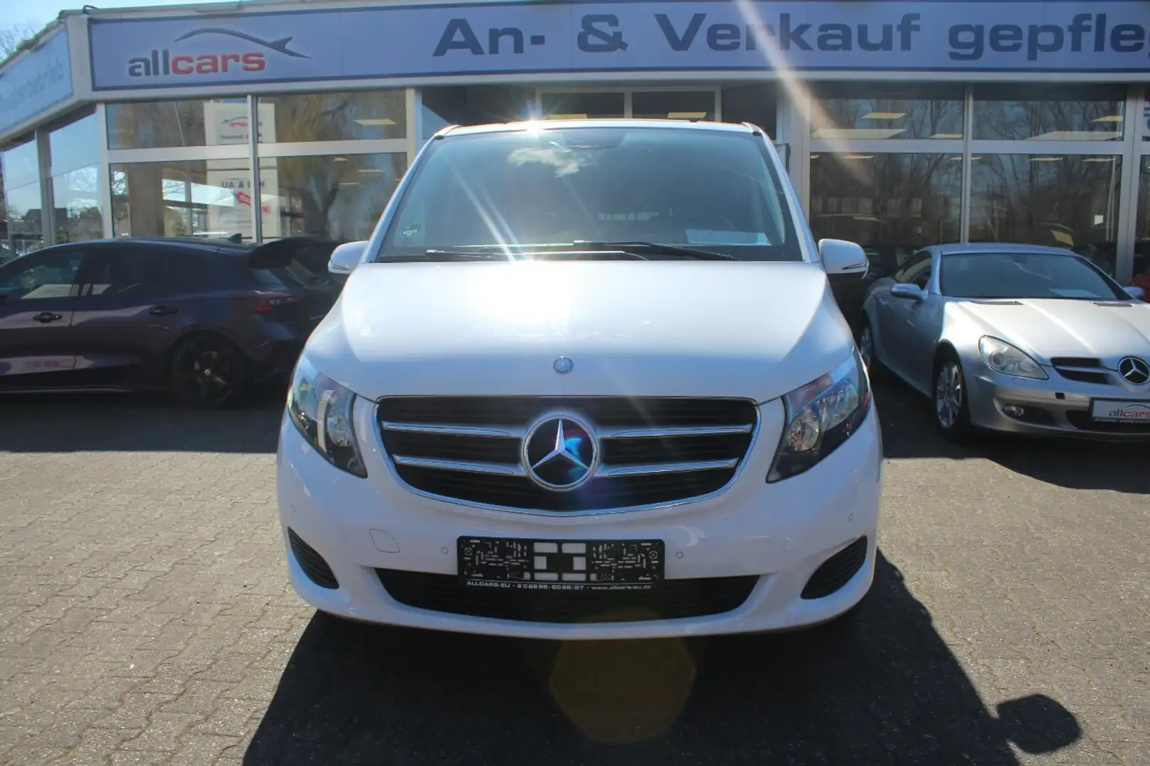 Mercedes-Benz V 220 d lang 4Matic 7G-TRONIC Weiß - 2