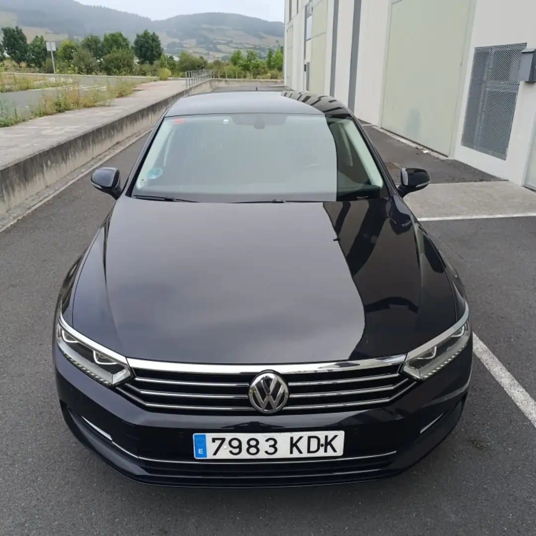 Volkswagen Passat 2.0TDI Advance DSG6 110kW Negro - 2