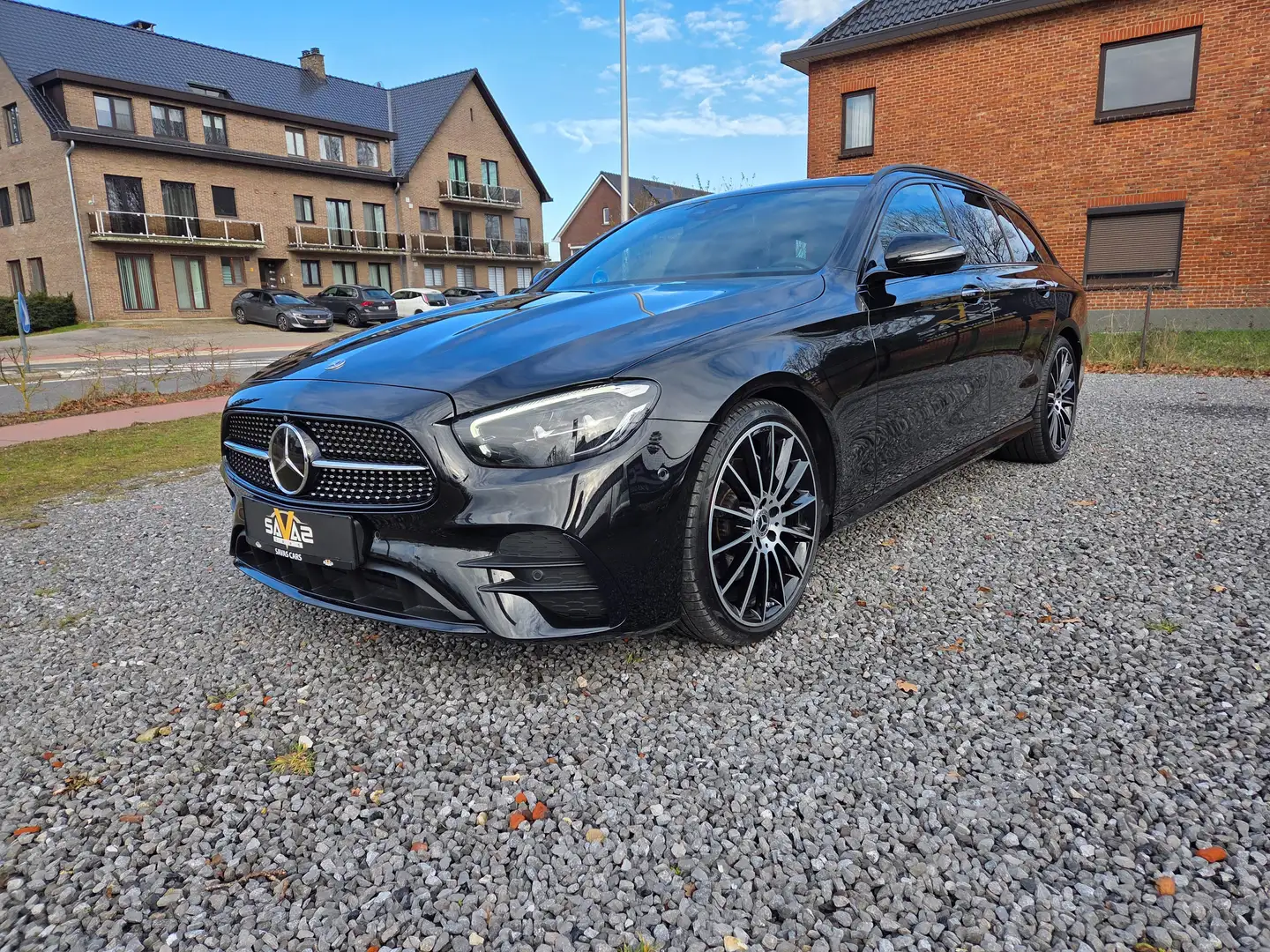 Mercedes-Benz E 200 E 200 d AMG LINE/ACC/PANO/HUD/BURMESTER Noir - 2