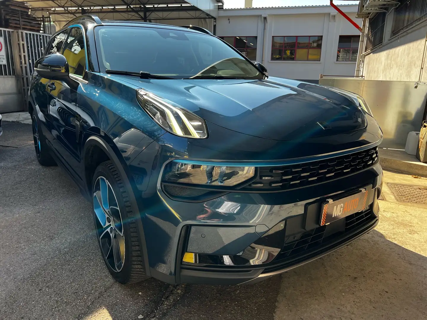 Lynk & Co 01 01 1.5 td phev PLUG IN 261 CV UNIPRO SOLO 47000 KM Blau - 1