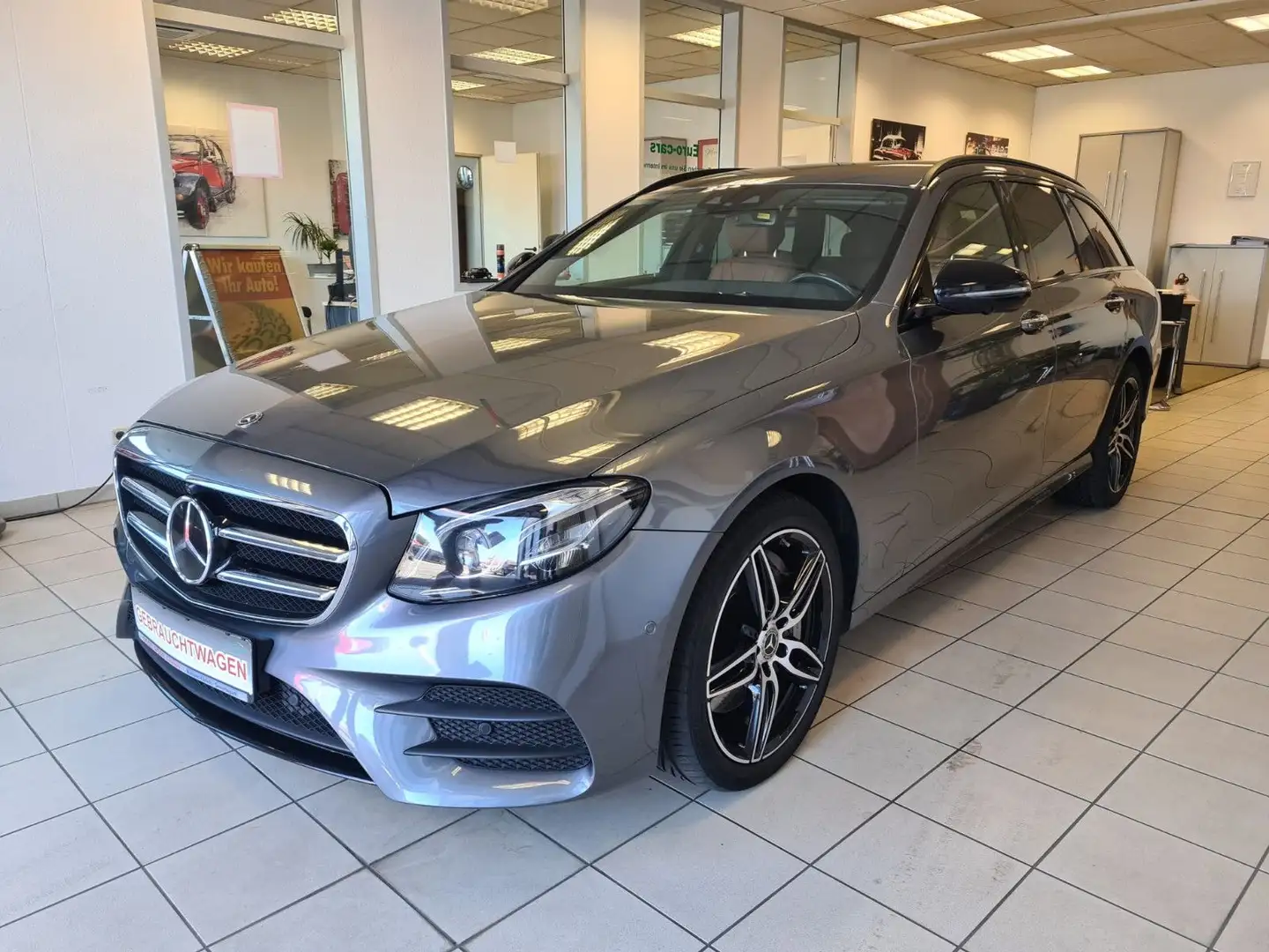 Mercedes-Benz E 400 T-Modell 4Matic/ Multibeam / AHK / AMG Grau - 1