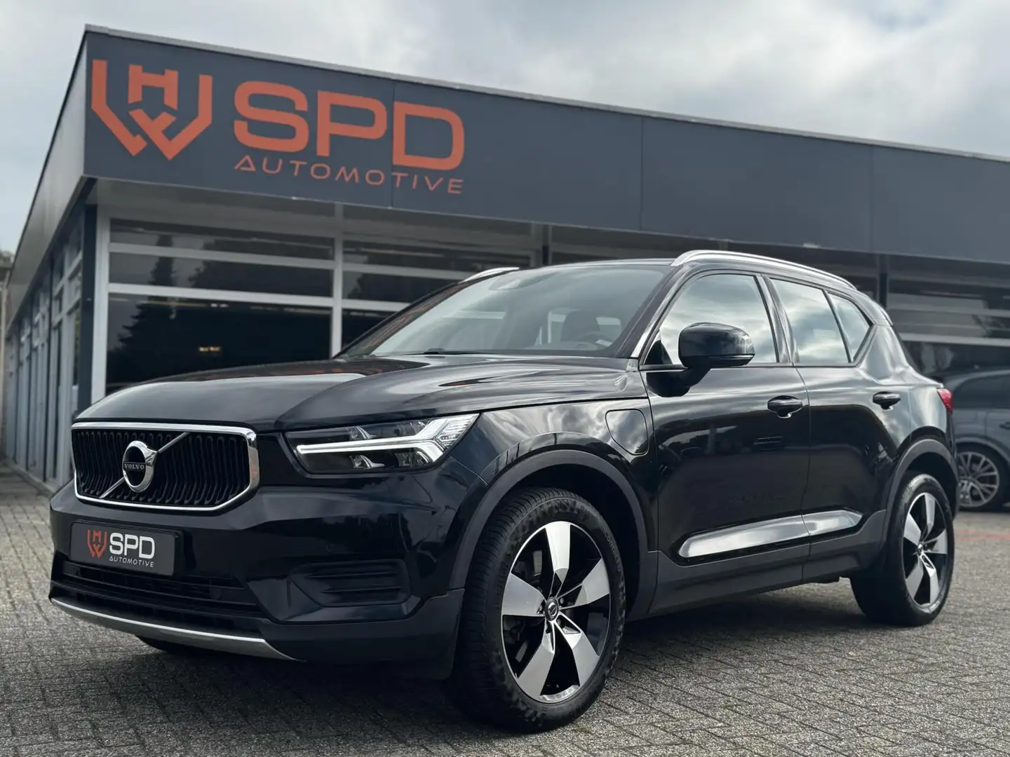 Volvo XC40 1.5 T5 Recharge Inscription|Harman&Kardon|ACC|LED Zwart - 1