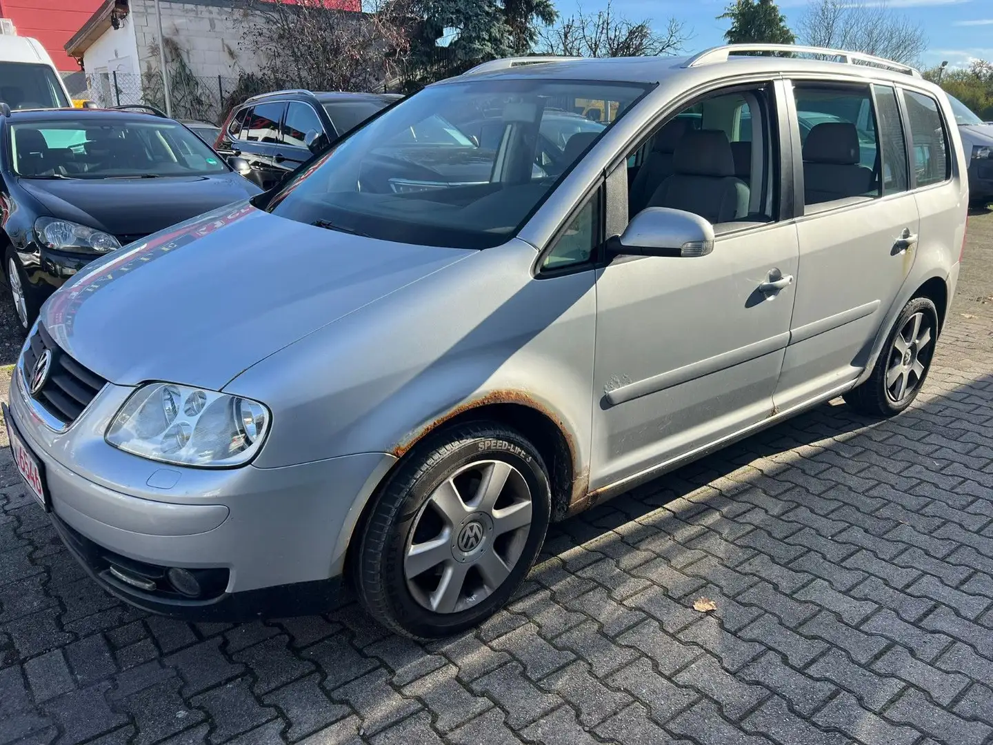 Volkswagen Touran Highline 2.0 TDI Schiebedach AHK 6-Gang Silber - 1