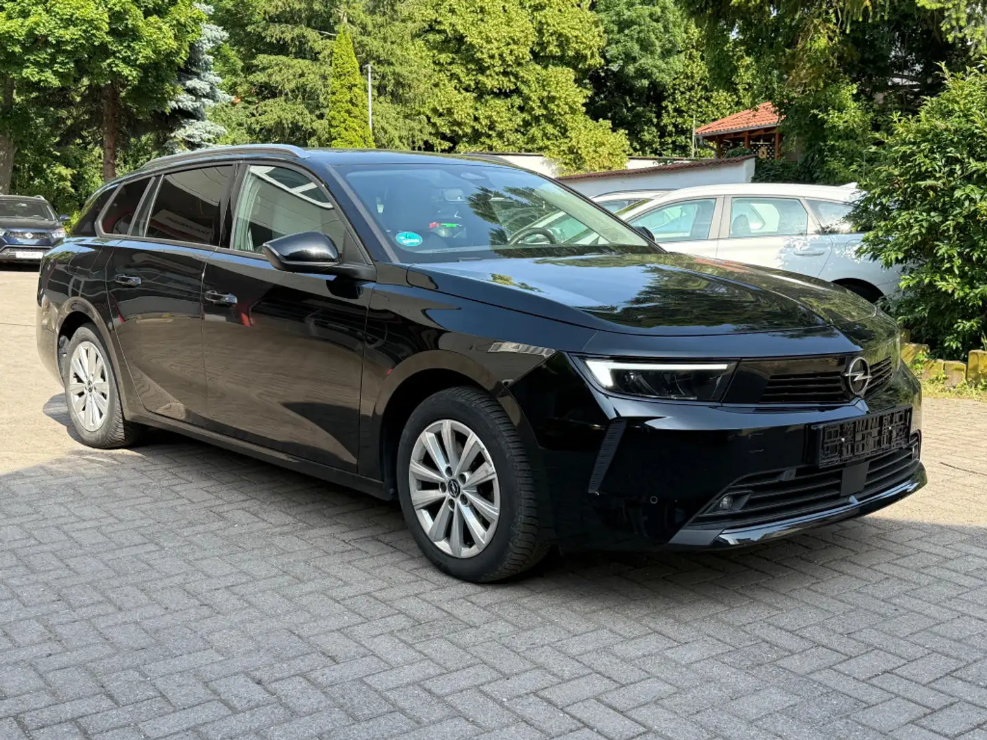 Opel Astra 1.5 CDTI Business LED+NAV+SHZ+LKH+KAM+DAB Schwarz - 1