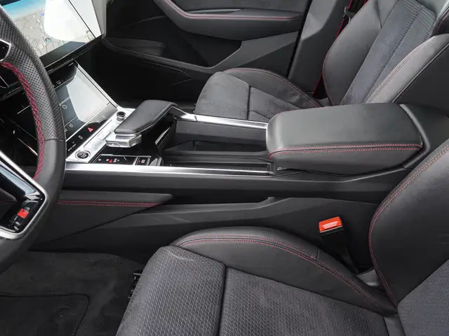 Audi Q8 E-Tron view 15