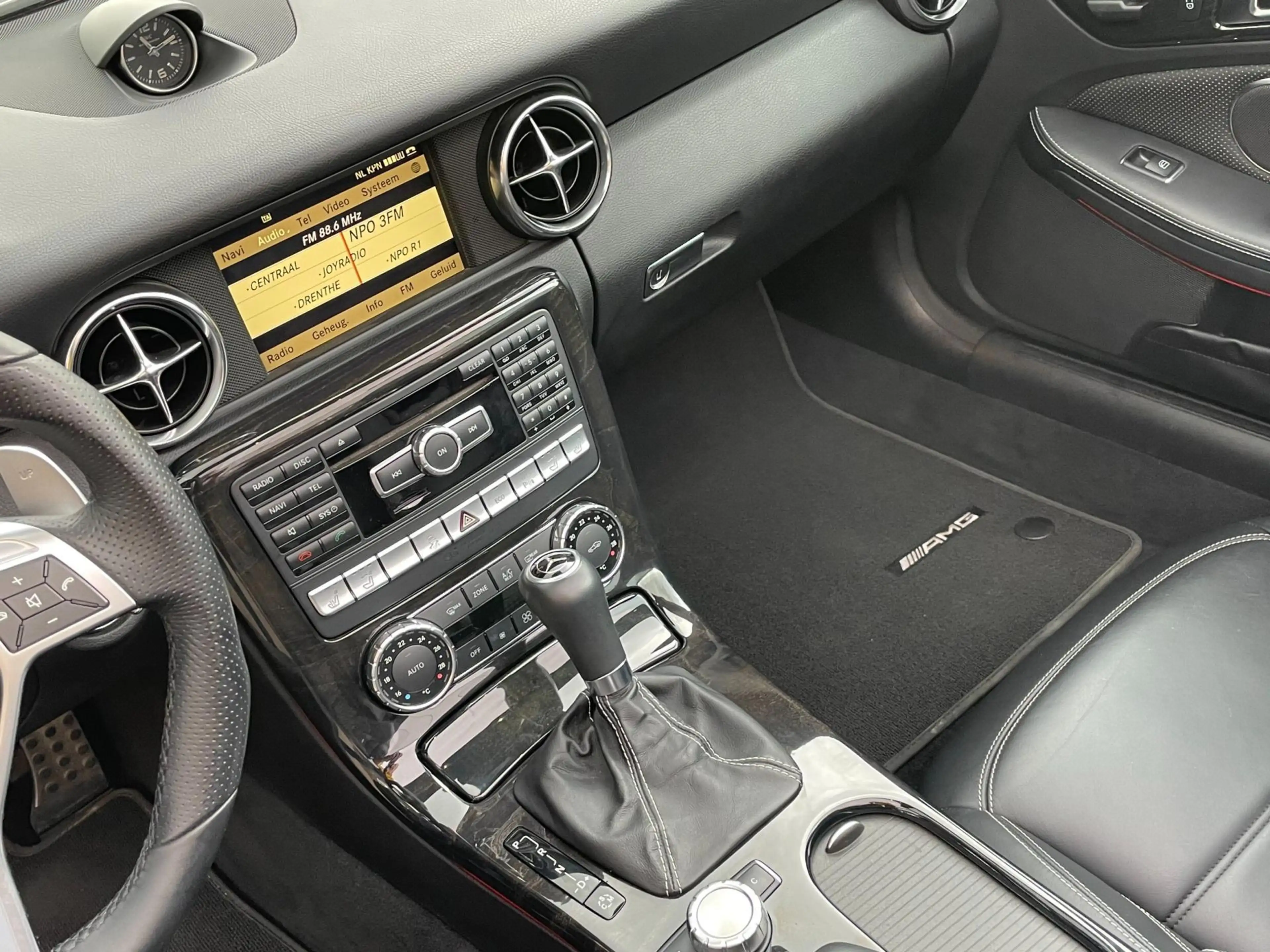 Mercedes-Benz SLK 55 AMG MAGIC SKY / NAPPA / ILS / HARMAN — photo 35