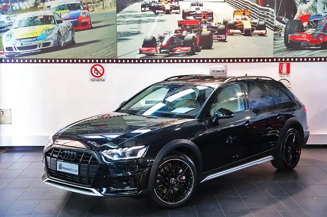 Audi A4 allroad 45 TFSI S-Tronic Identity Contrast - TETTO/PELLE BEIGE/CERCHI 19"/LUCI PLUS/SEDILI ELETTRICI e RISCALDABILI