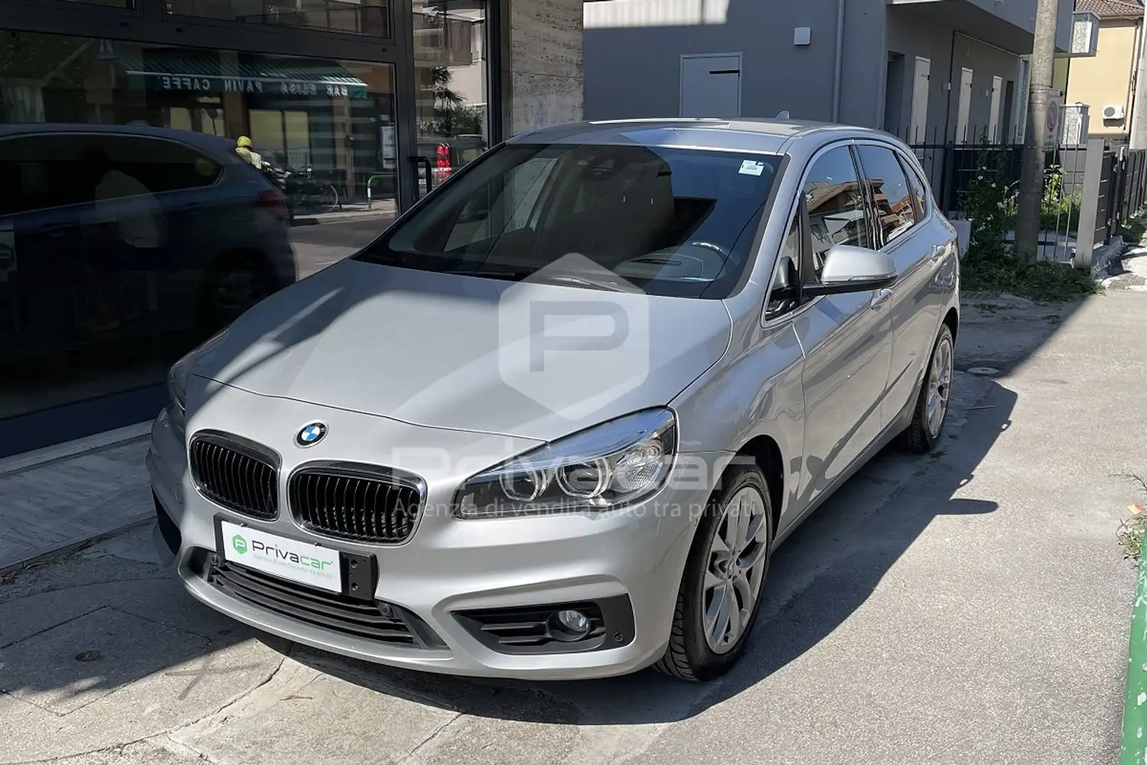 BMW 216 216d Active Tourer Luxury Zilver - 1