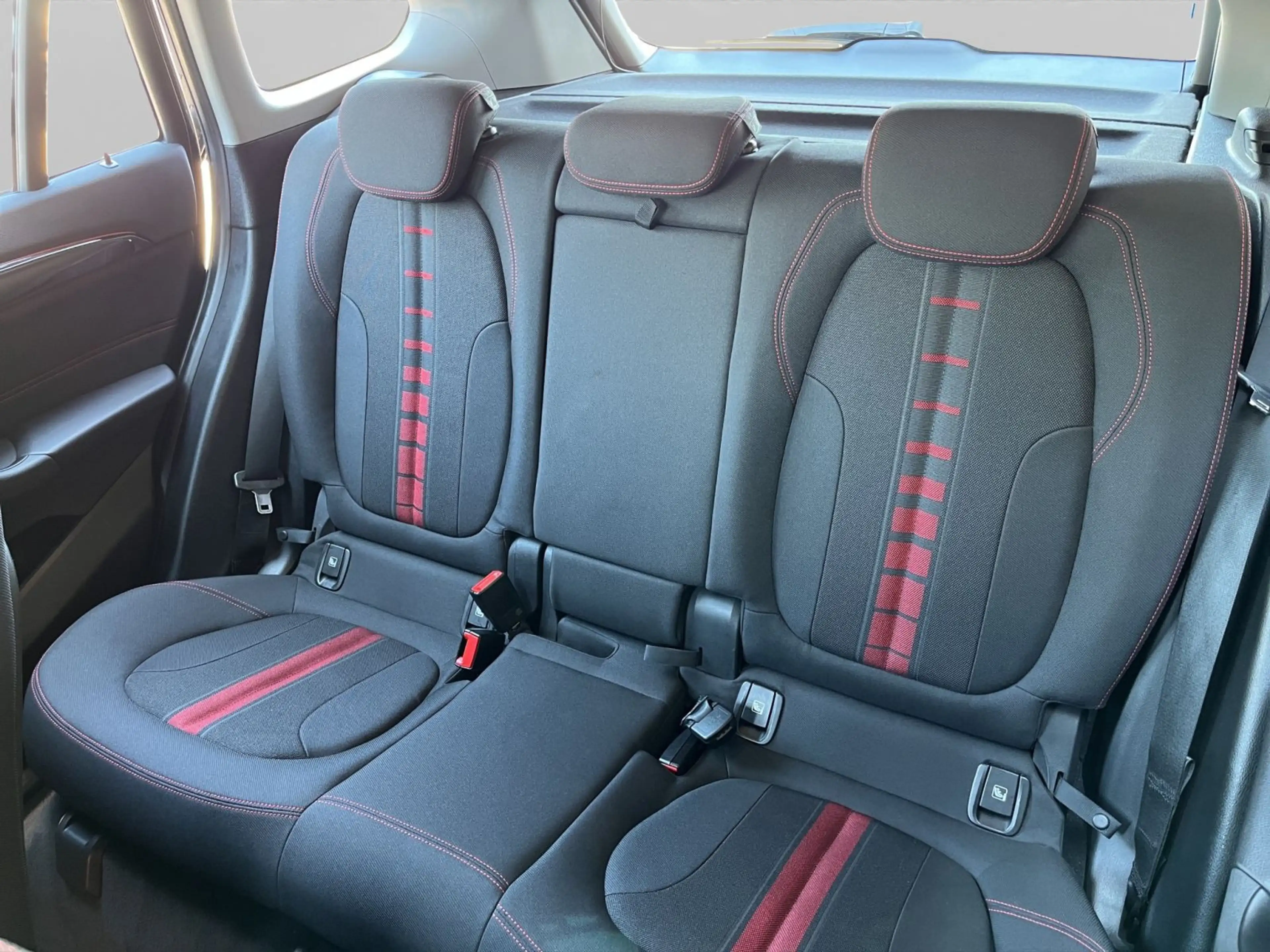BMW X1 xDrive 18d Sport Line AHK+Navi+LED+Kamera — photo 14