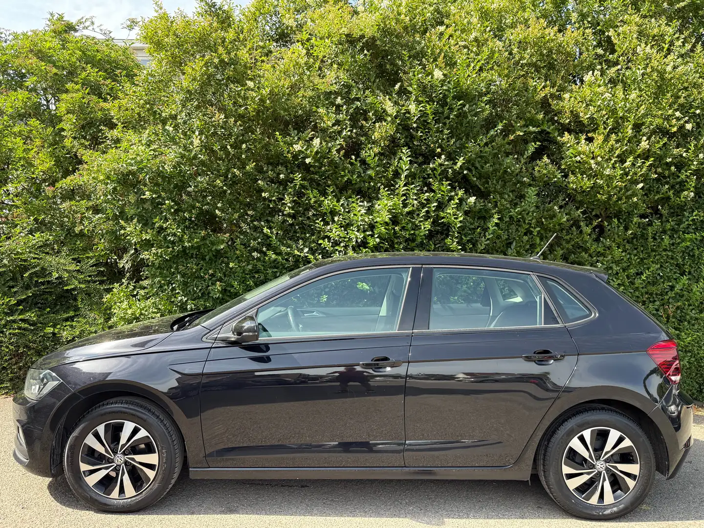 Volkswagen Polo 1.0 TSi+NAVI+AIRCO+JANTES+EURO 6D-T Zwart - 2