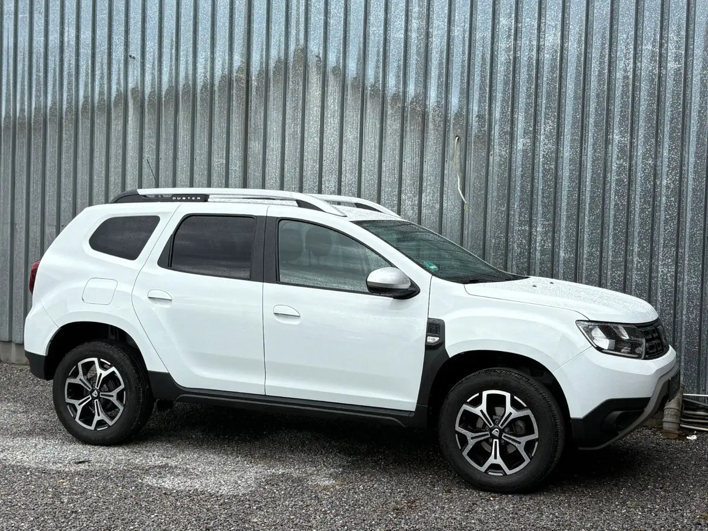 Dacia Duster II Prestige°LEDER°KAMERA°NAVI°20742KM! Weiß - 1