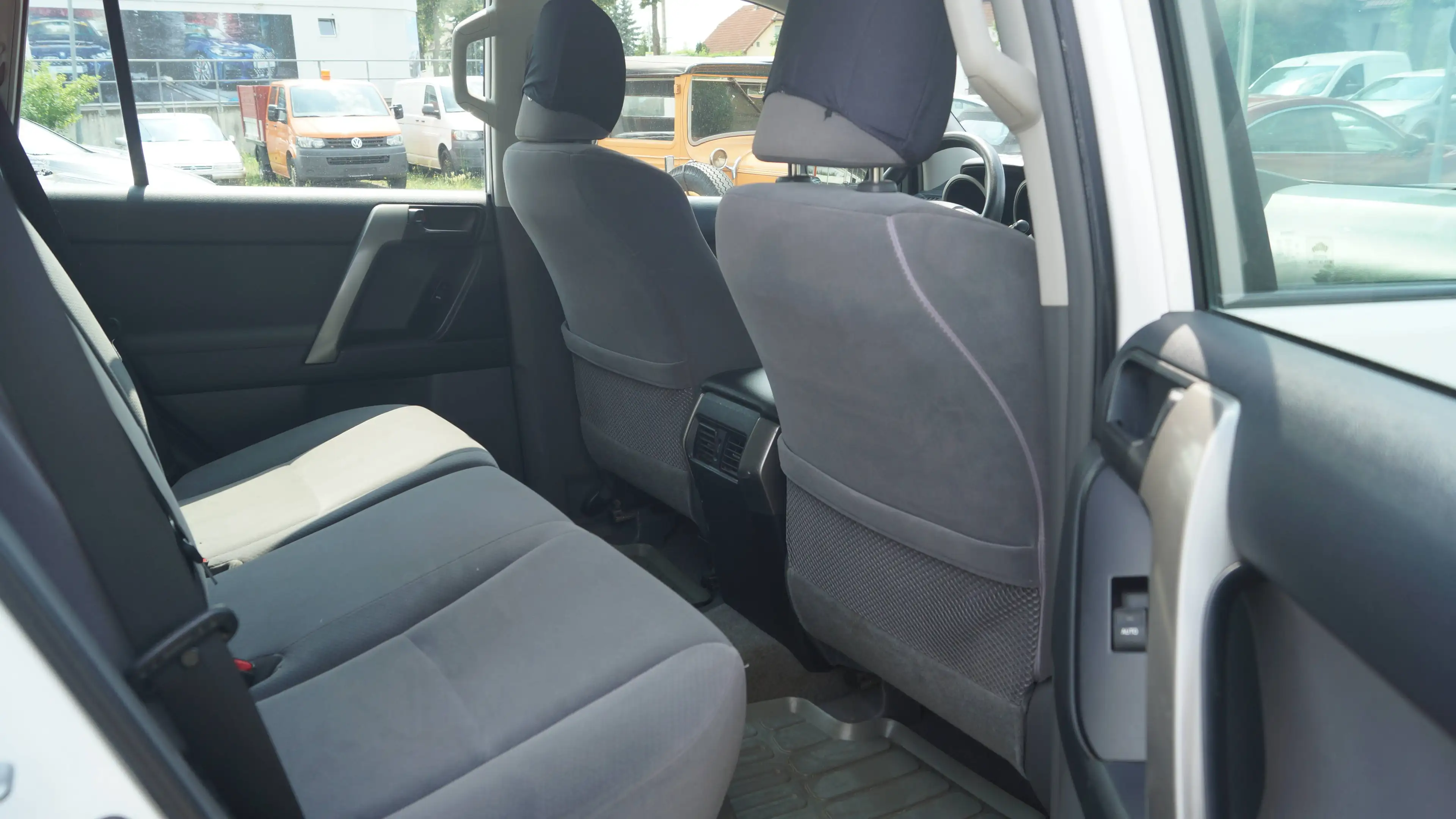 Toyota Land Cruiser Basis — photo 9