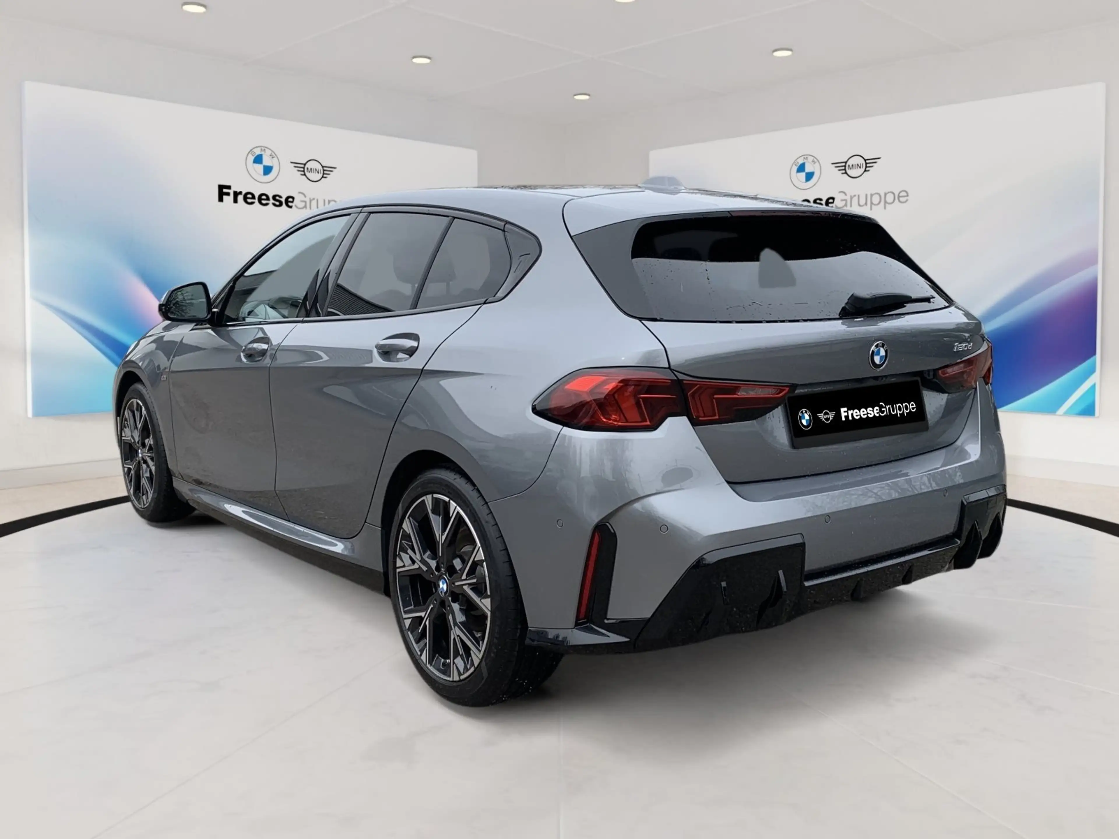 BMW 120 d HEAD-UP RFK SPORTSITZE LED SHZ TEMPOMAT DAB — photo 4