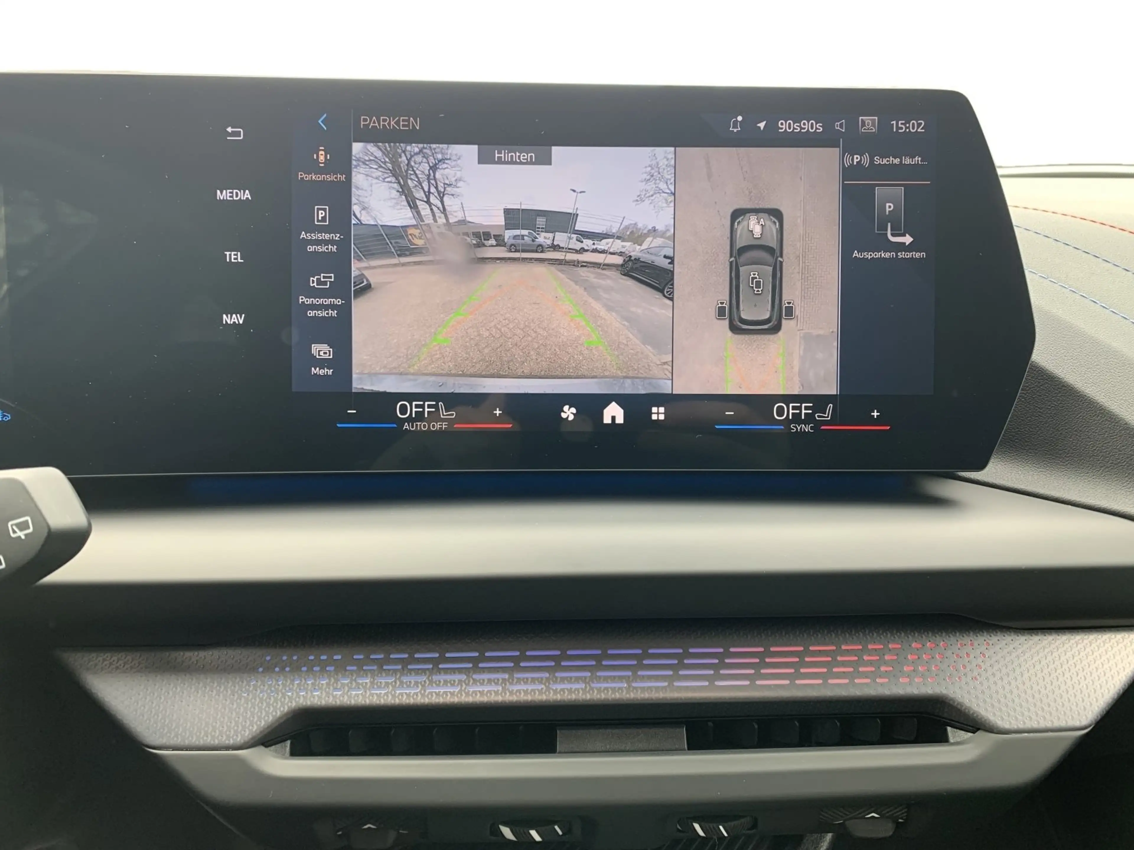 BMW 120 d HEAD-UP RFK SPORTSITZE LED SHZ TEMPOMAT DAB — photo 12