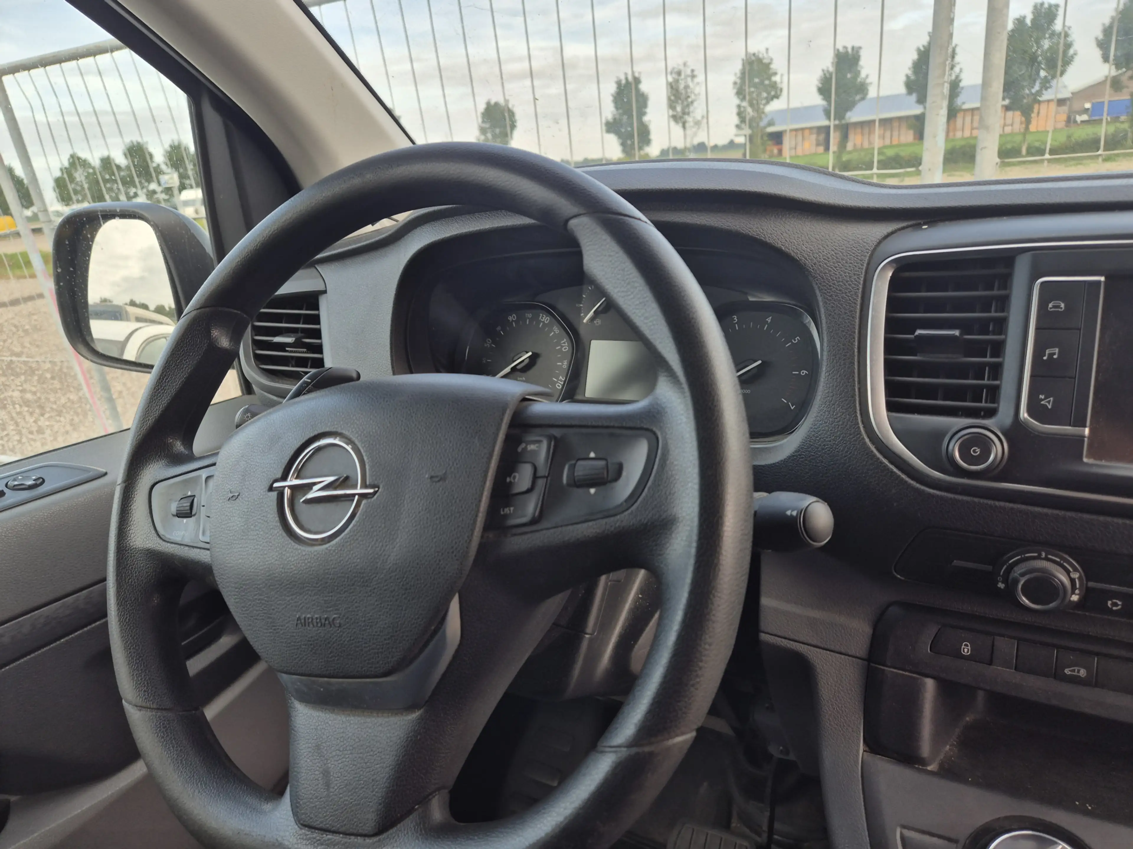 Opel Vivaro 2.0 CDTI automaat8 motor defect L3H1 Edition 85.00 — photo 10