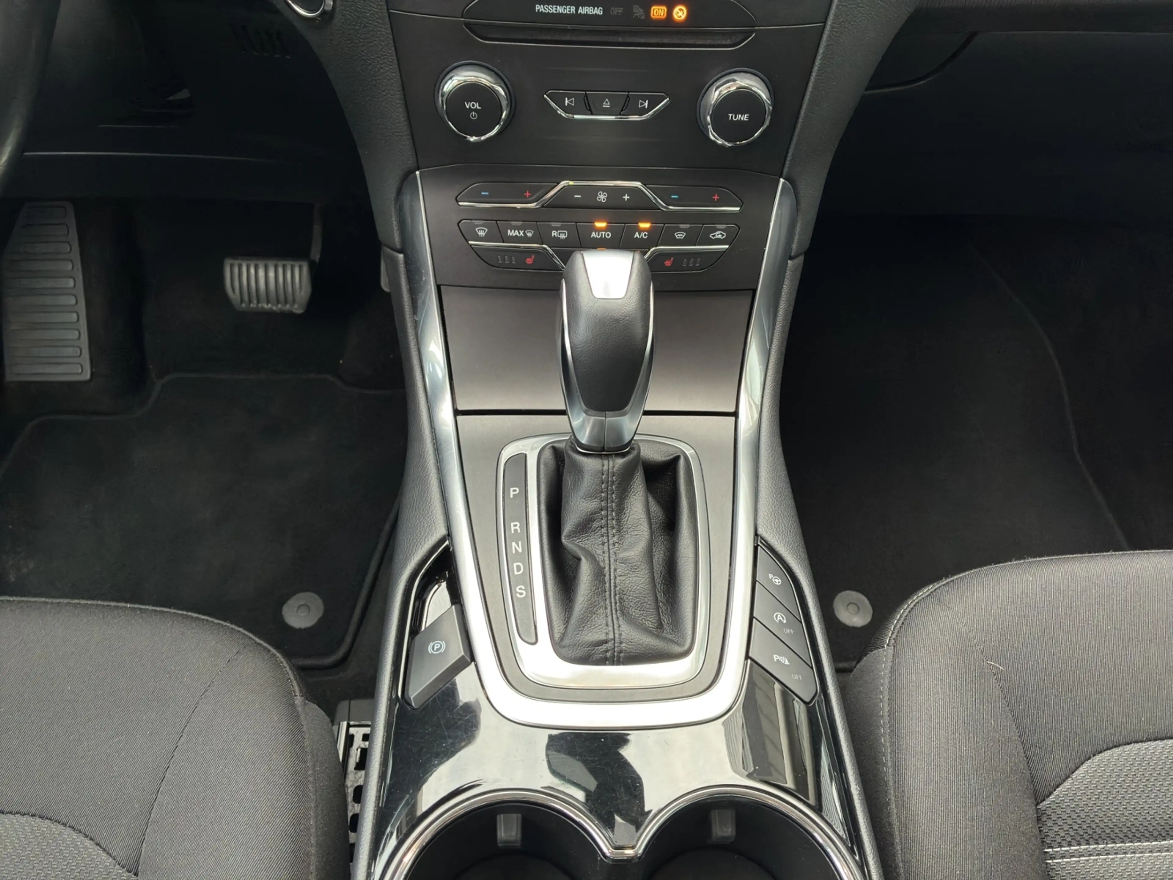 Ford Galaxy 2.0 TDCi Titanium *AHK*Keyless*Winter* — photo 14