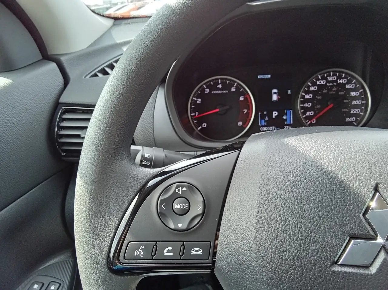 Mitsubishi Eclipse Cross снимка Mitsubishi Eclipse Cross