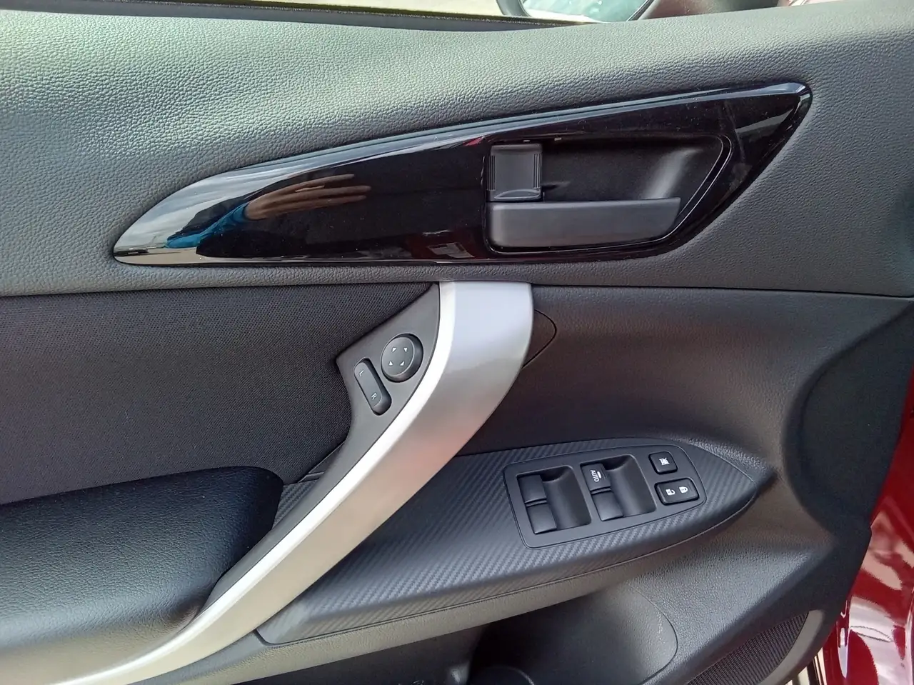 Mitsubishi Eclipse Cross снимка Mitsubishi Eclipse Cross