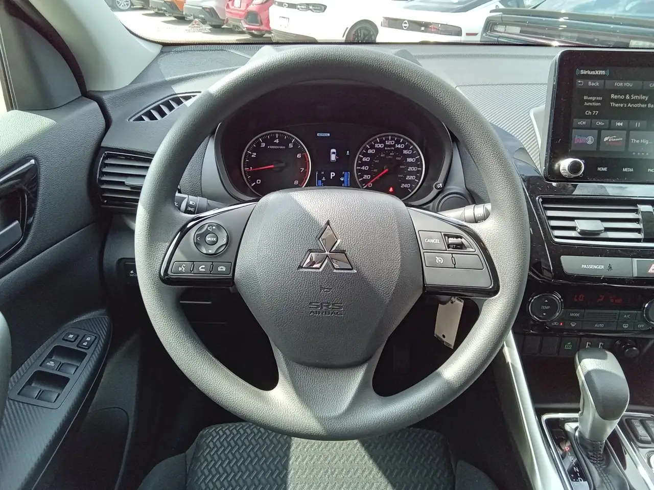 Mitsubishi Eclipse Cross снимка Mitsubishi Eclipse Cross