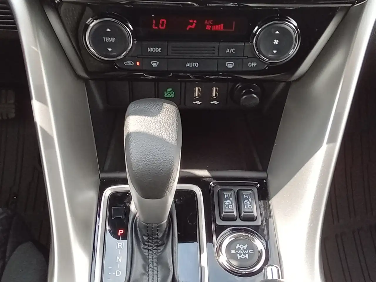 Mitsubishi Eclipse Cross снимка Mitsubishi Eclipse Cross