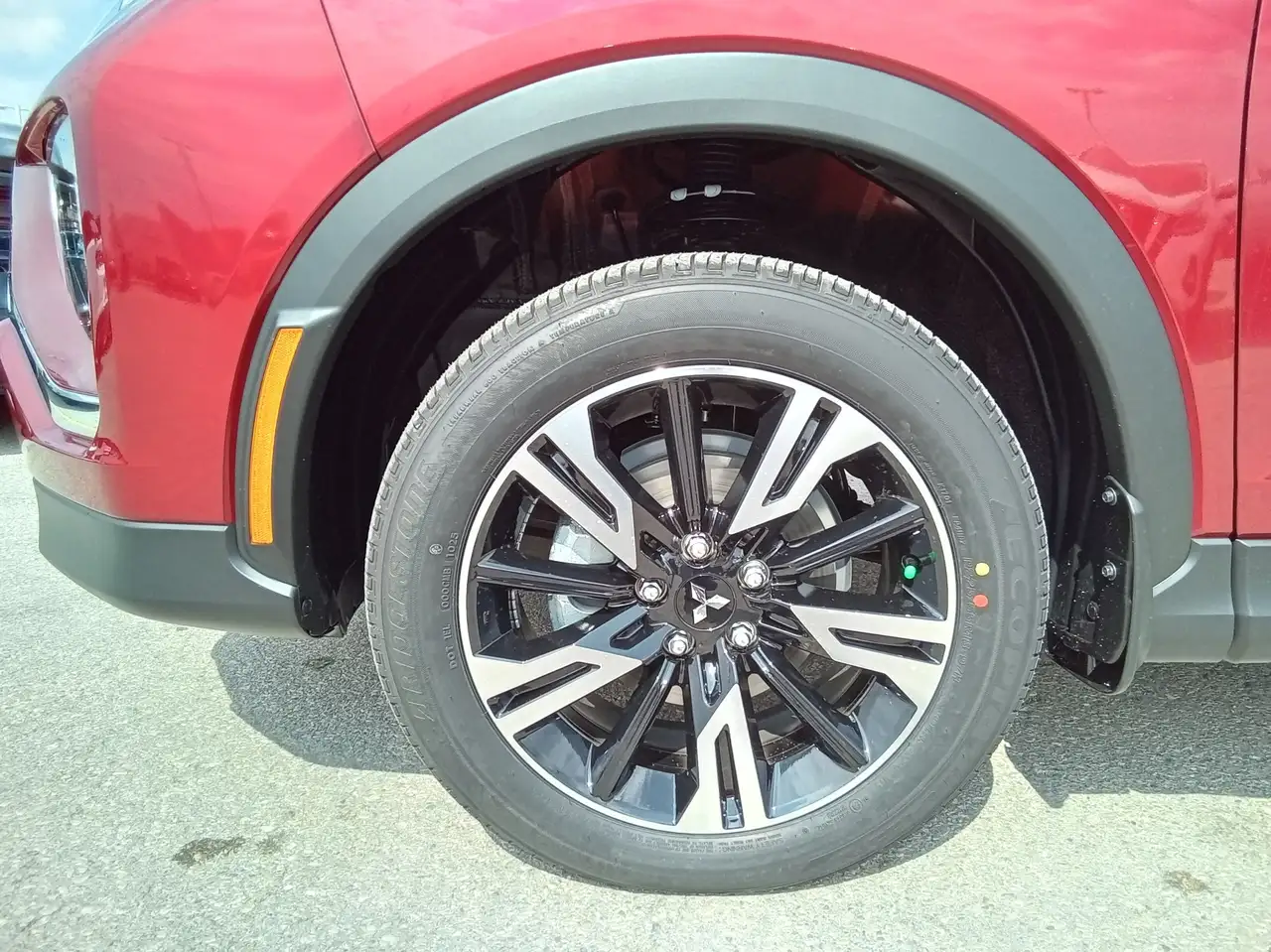 Mitsubishi Eclipse Cross снимка Mitsubishi Eclipse Cross