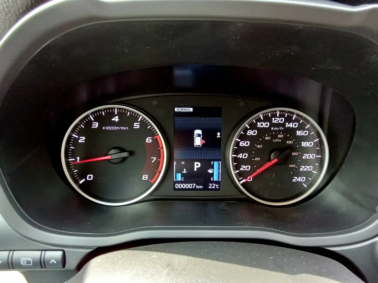 Mitsubishi Eclipse Cross снимка Mitsubishi Eclipse Cross