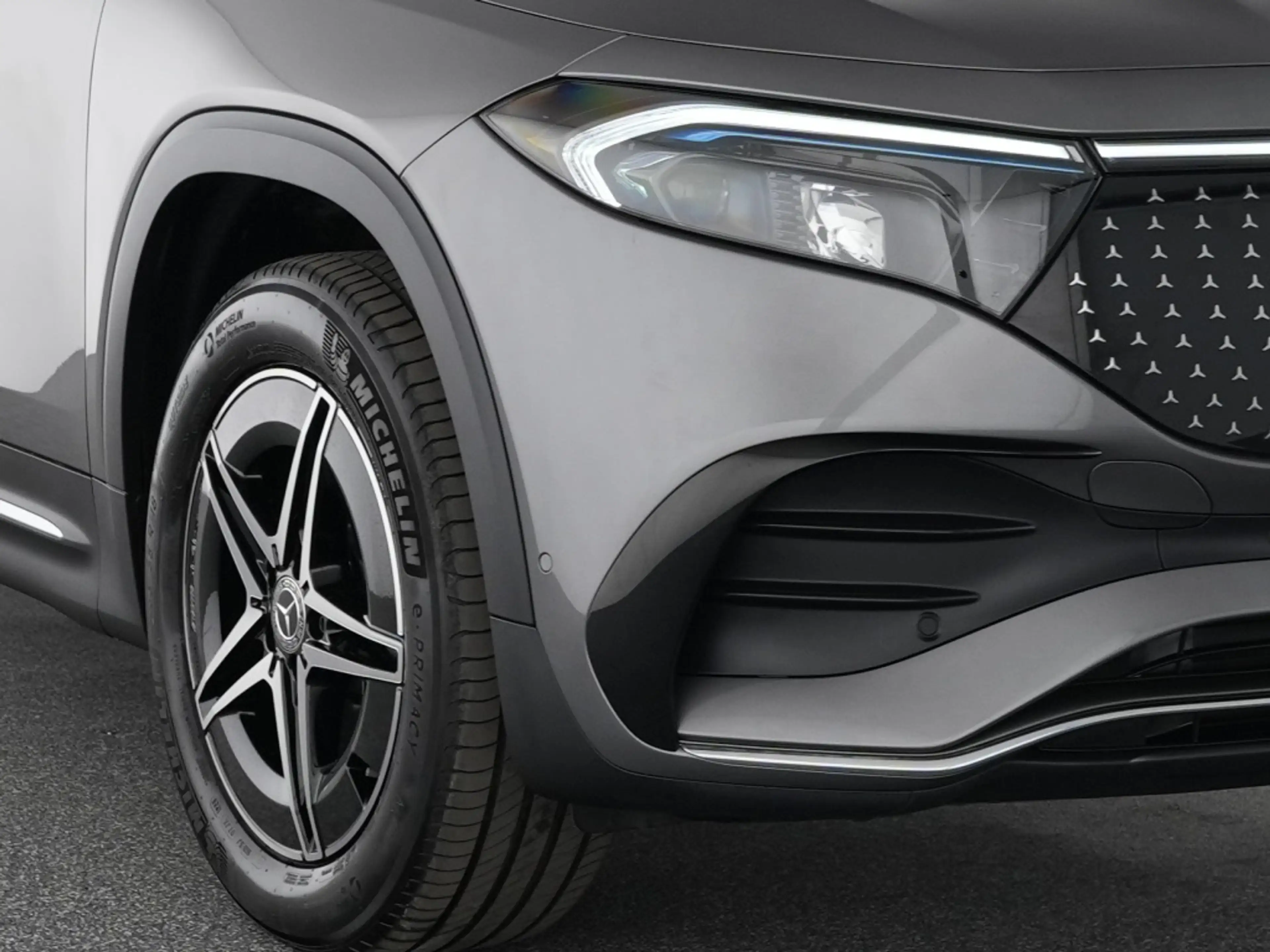Mercedes-Benz EQB 300 4M AMG 360° HUD Premium Winter Keyless — photo 7