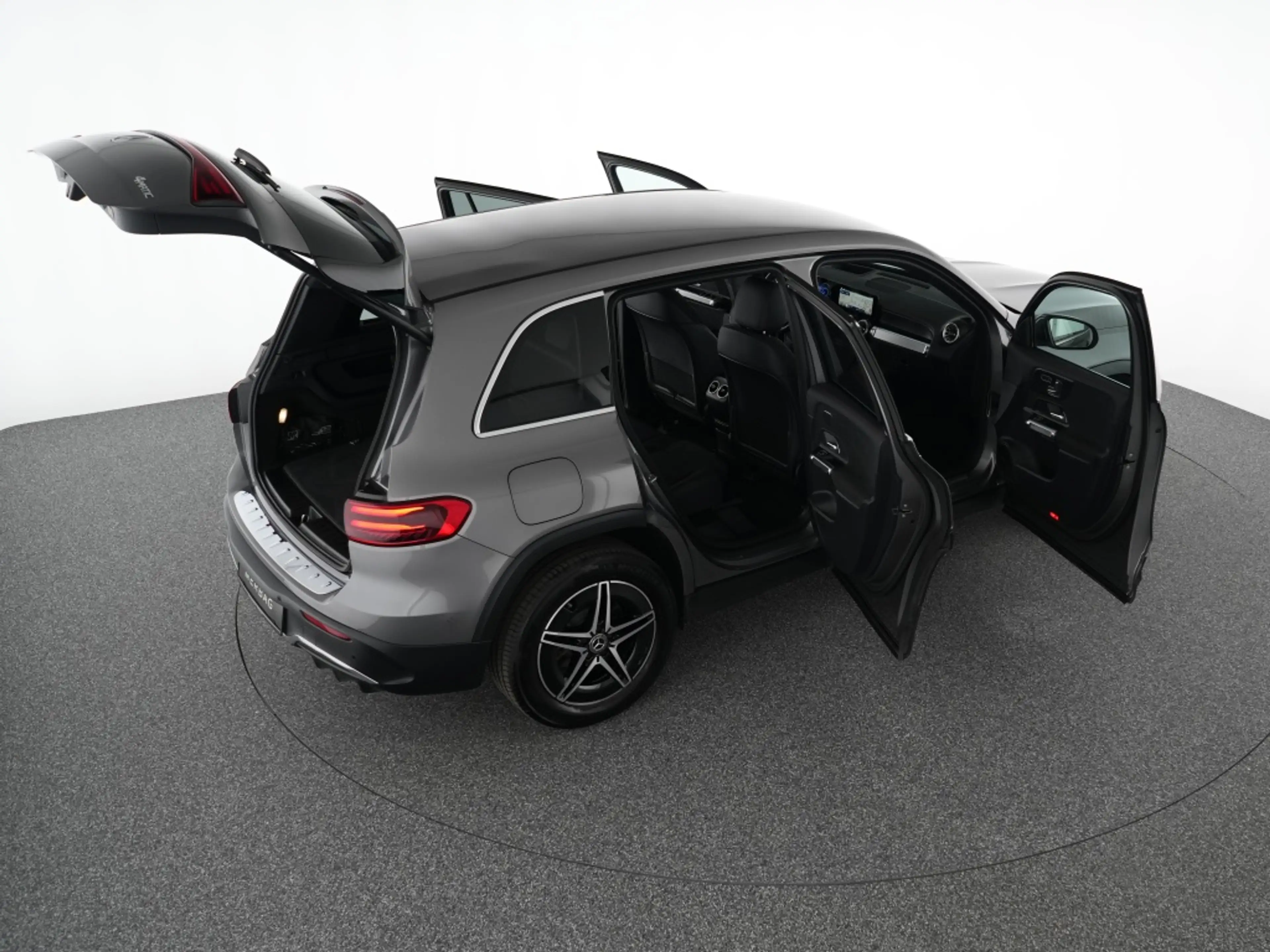 Mercedes-Benz EQB 300 4M AMG 360° HUD Premium Winter Keyless — photo 13