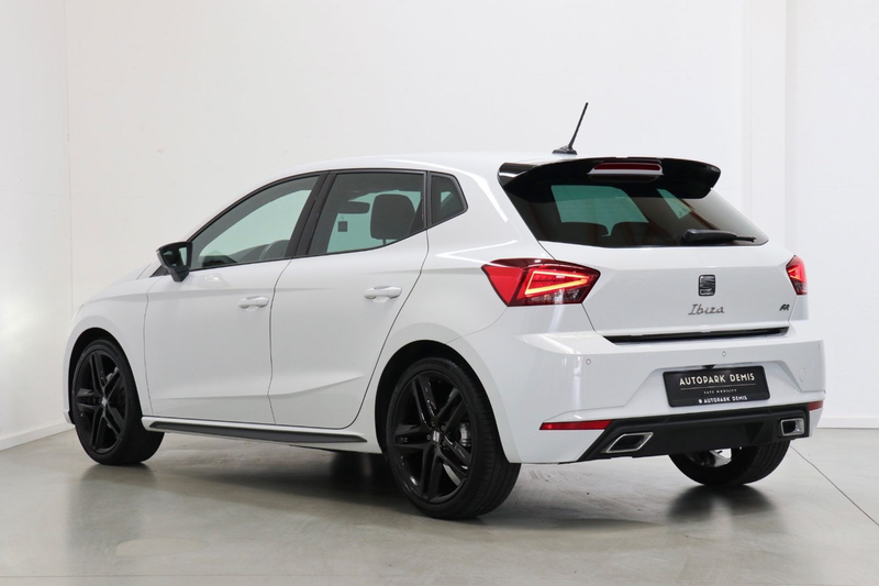 SEAT Ibiza FR Pro Black Edition DSG/18/KAM/LED/BEATS — photo 5