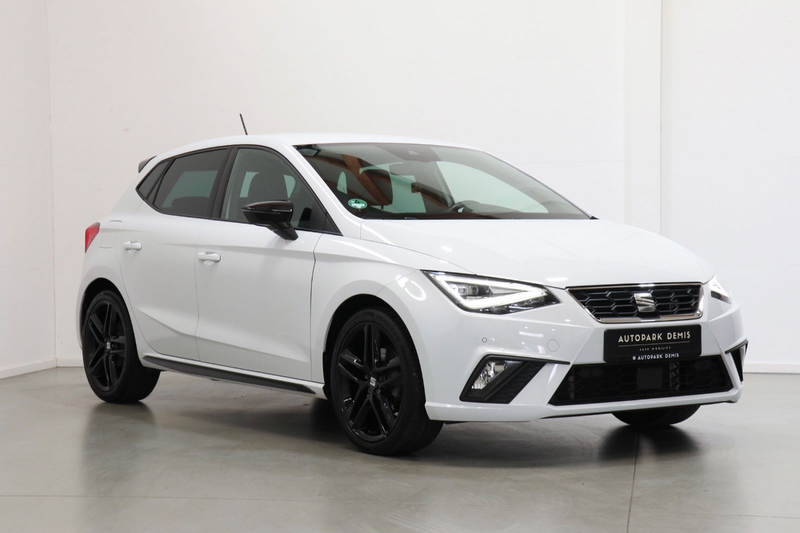 SEAT Ibiza FR Pro Black Edition DSG/18/KAM/LED/BEATS — photo 4