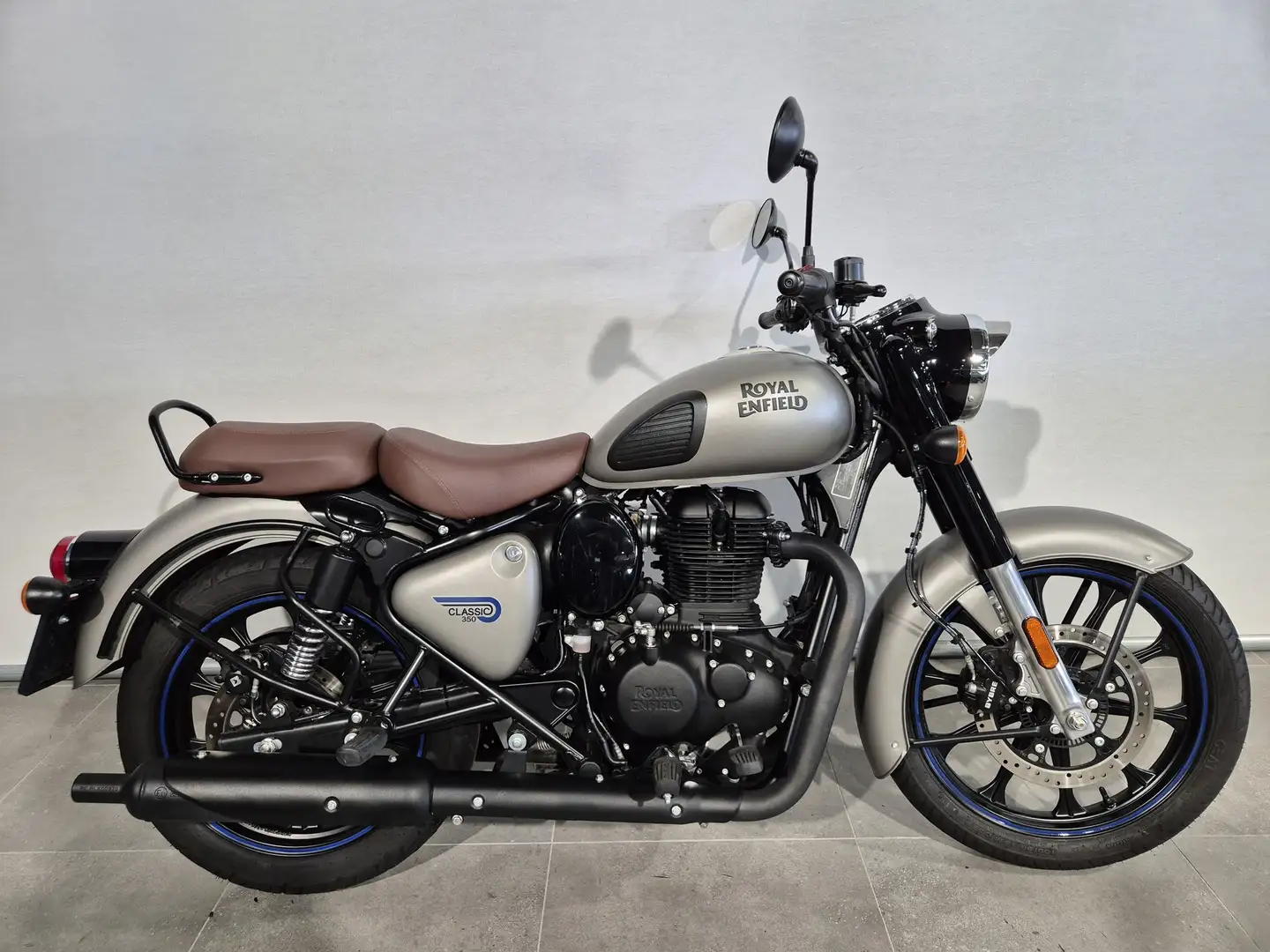 Royal Enfield Classic 350 Grijs - 1
