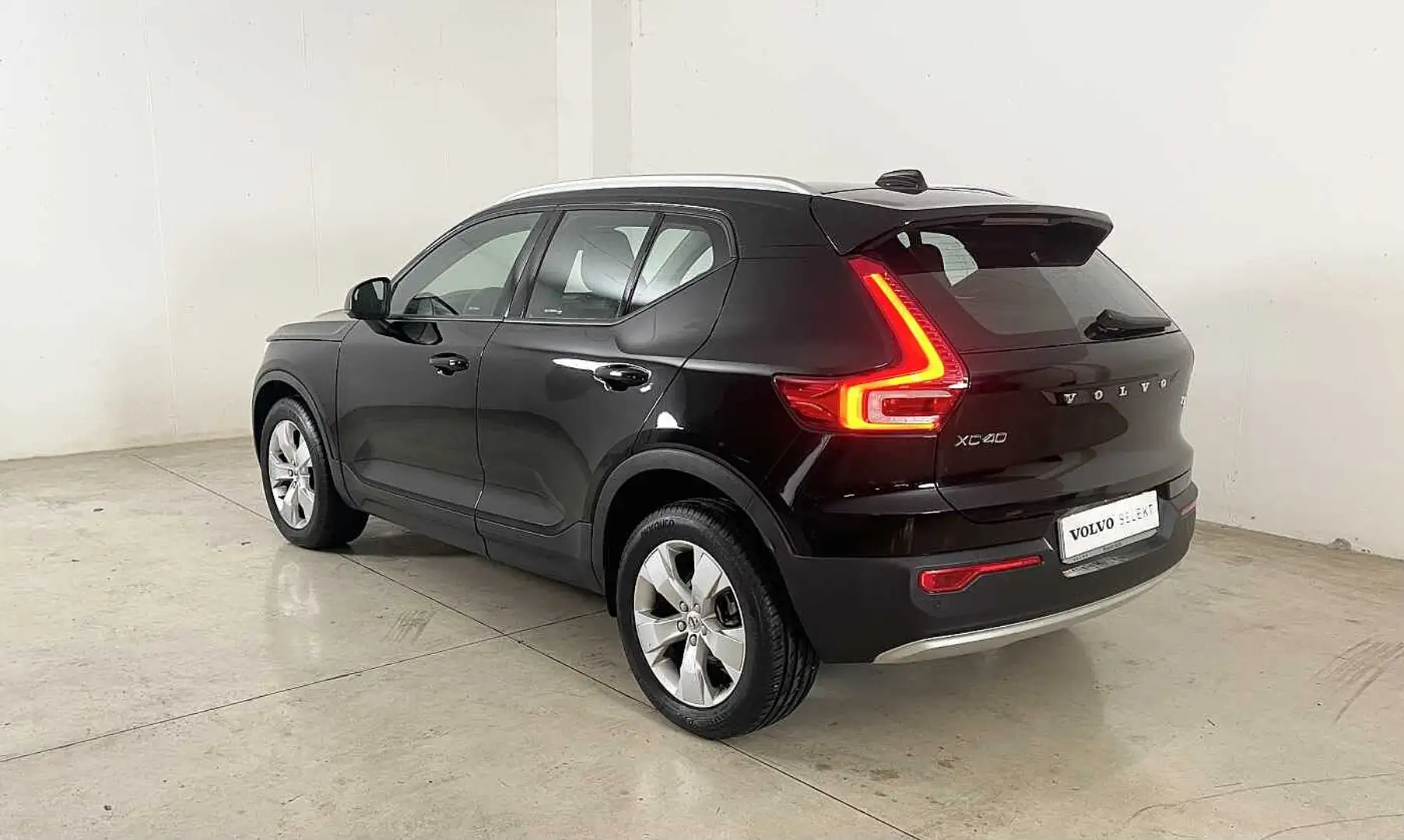 Volvo XC40 Momentum Pro, T2 automatico Micro Hybrid Noir - 2