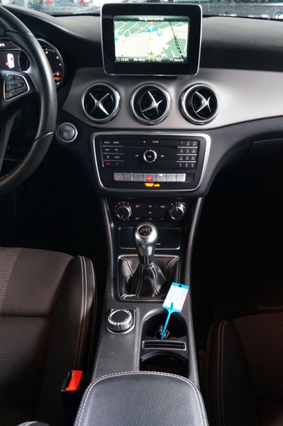 Mercedes-Benz GLA 180 CDI / d*T.LEDER*NAVI*PDC*SH* — photo 13