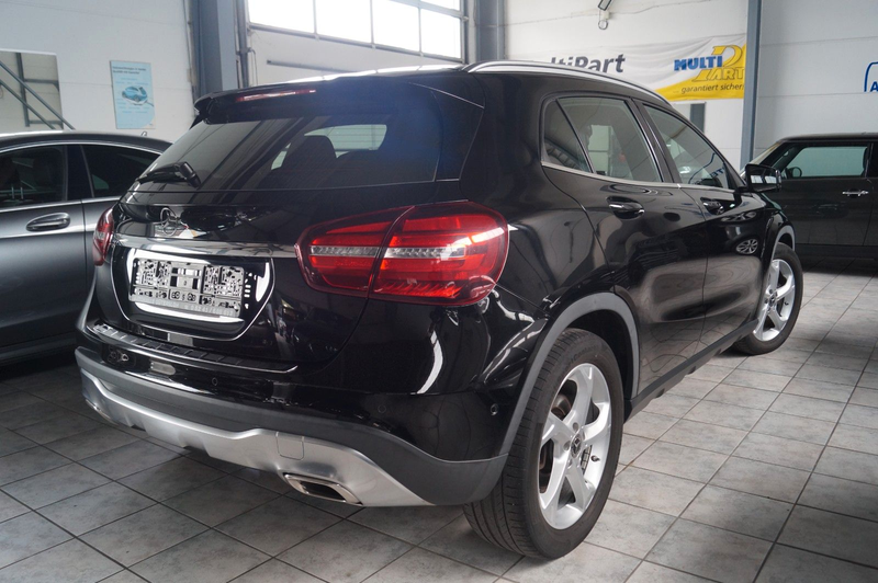 Mercedes-Benz GLA 180 CDI / d*T.LEDER*NAVI*PDC*SH* — photo 5