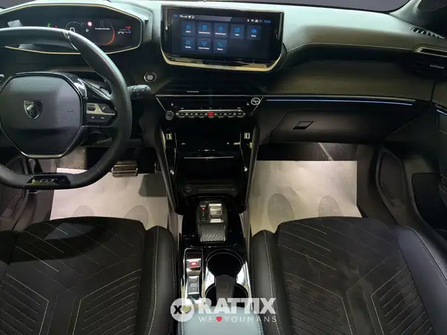 Peugeot 208 view 9