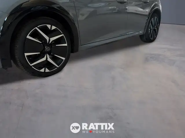 Peugeot 208 view 4