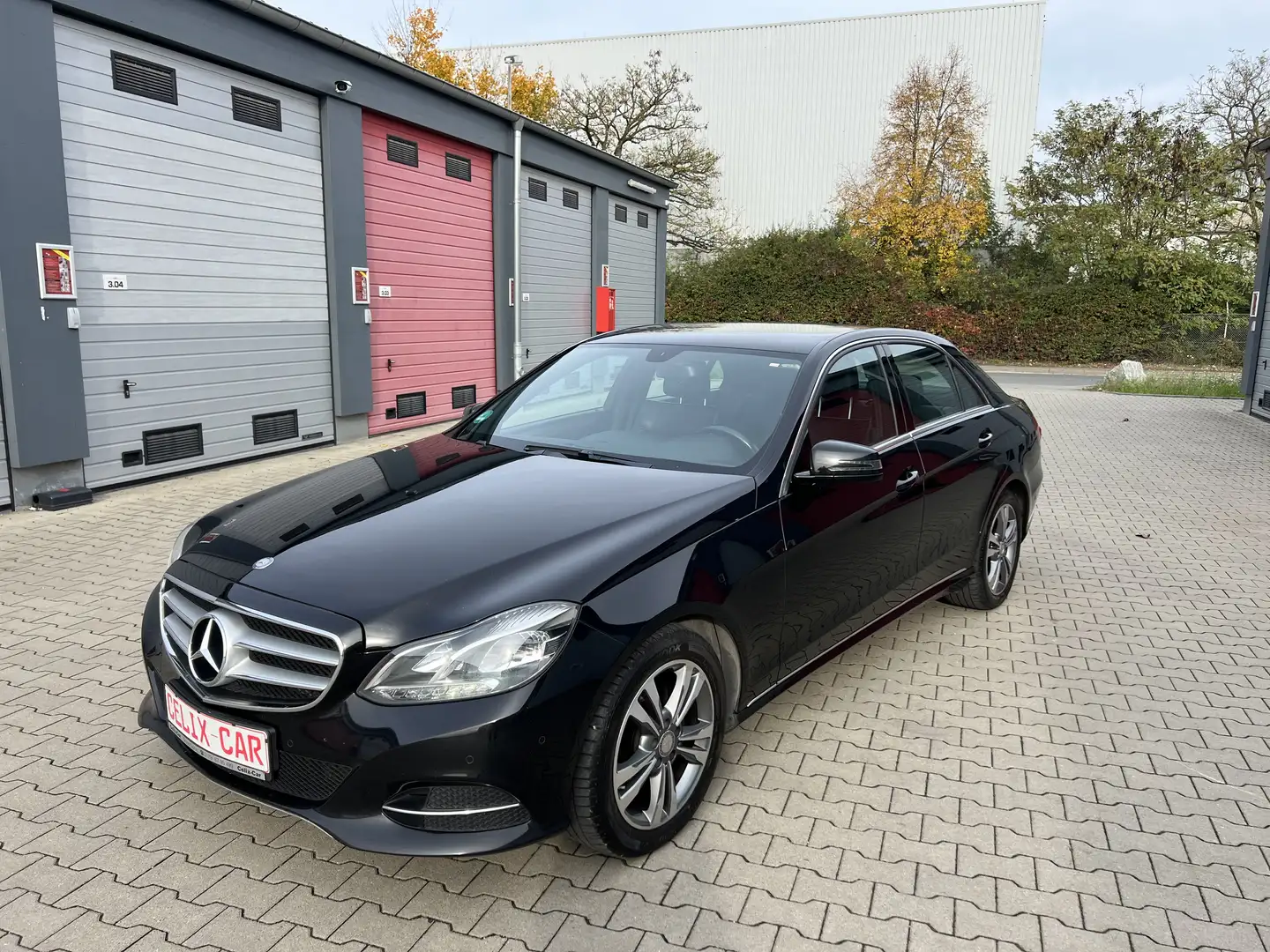 Mercedes-Benz E 200 E 200 BlueTec/LED/Navi/PDC/Avantgarde Noir - 2