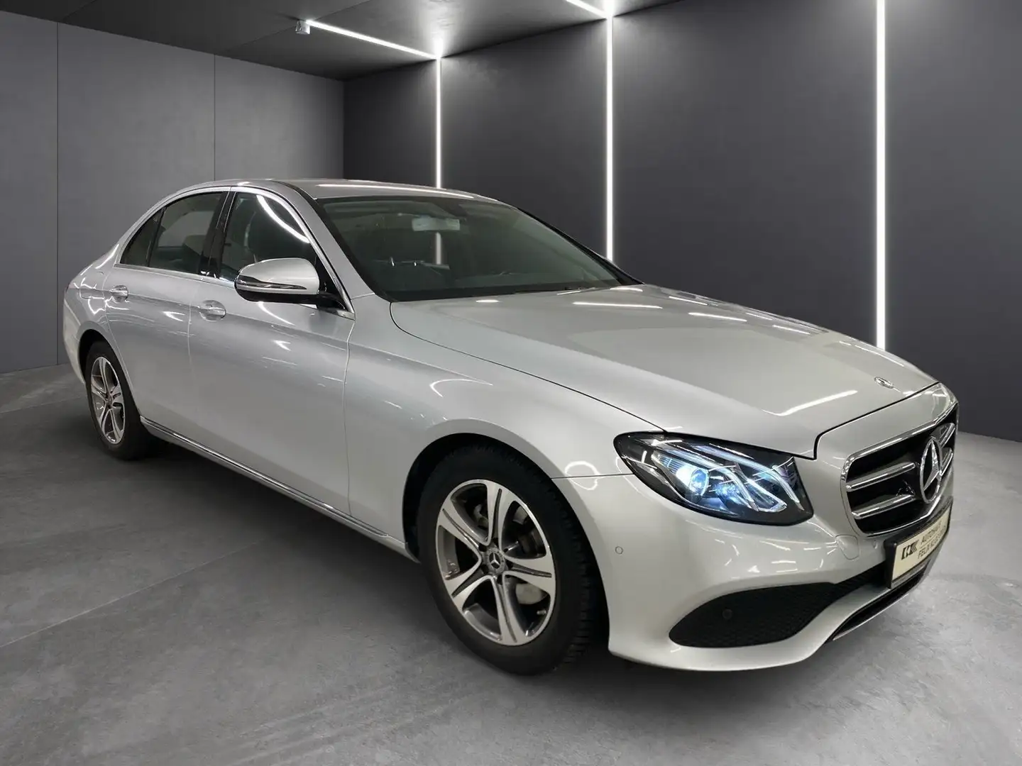 Mercedes-Benz E 200 d Avantgarde*AHK*LED*Totwinkel*Navi*Kamera Argintiu - 2