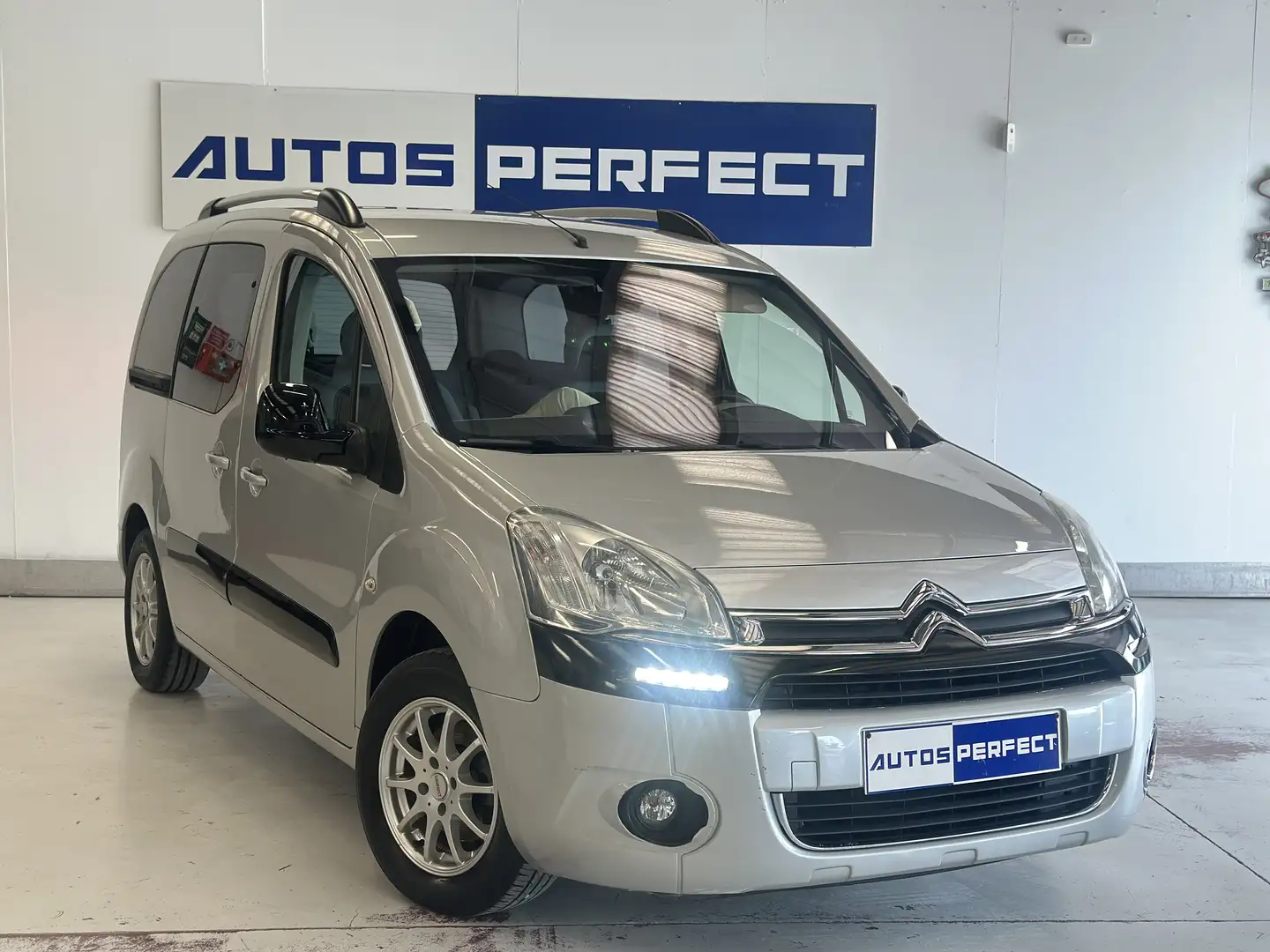 Citroen Berlingo 1.6 HDi Collection ATTACHE REM 5PLACES RADIO CLIM Gümüş rengi - 2