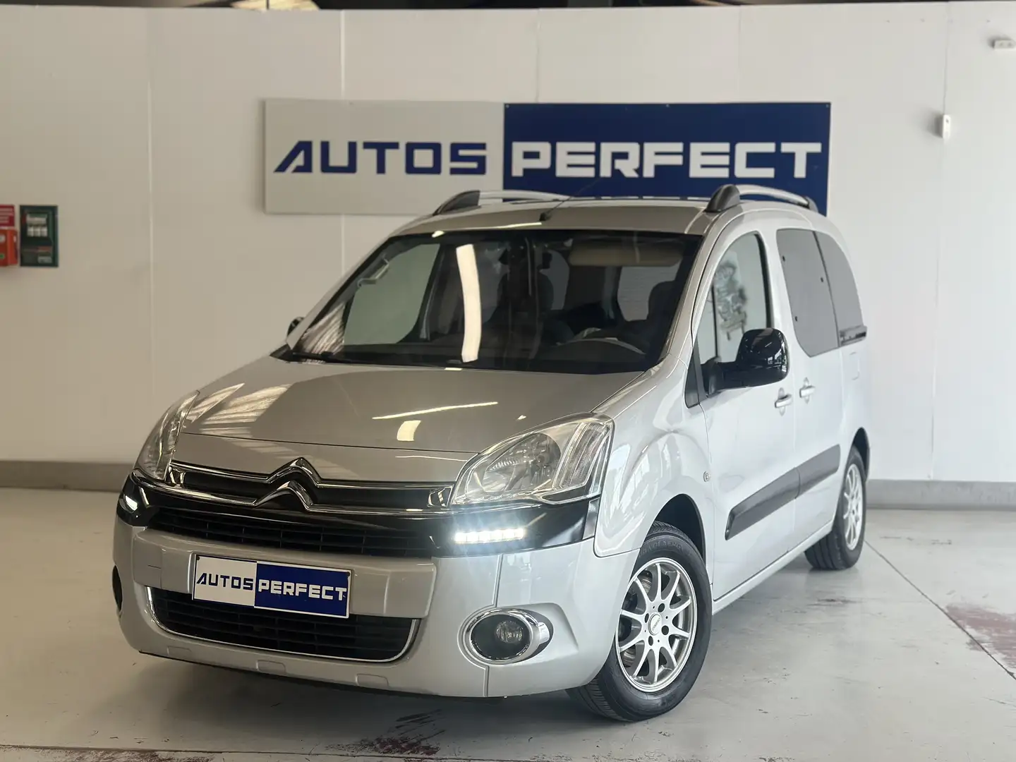 Citroen Berlingo 1.6 HDi Collection ATTACHE REM 5PLACES RADIO CLIM Gümüş rengi - 1