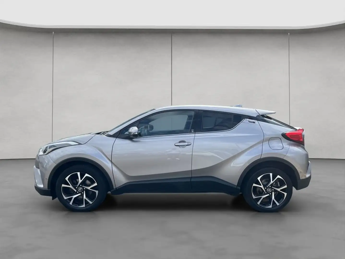 Toyota C-HR 1.2 Turbo Team Deutschland Zilver - 2