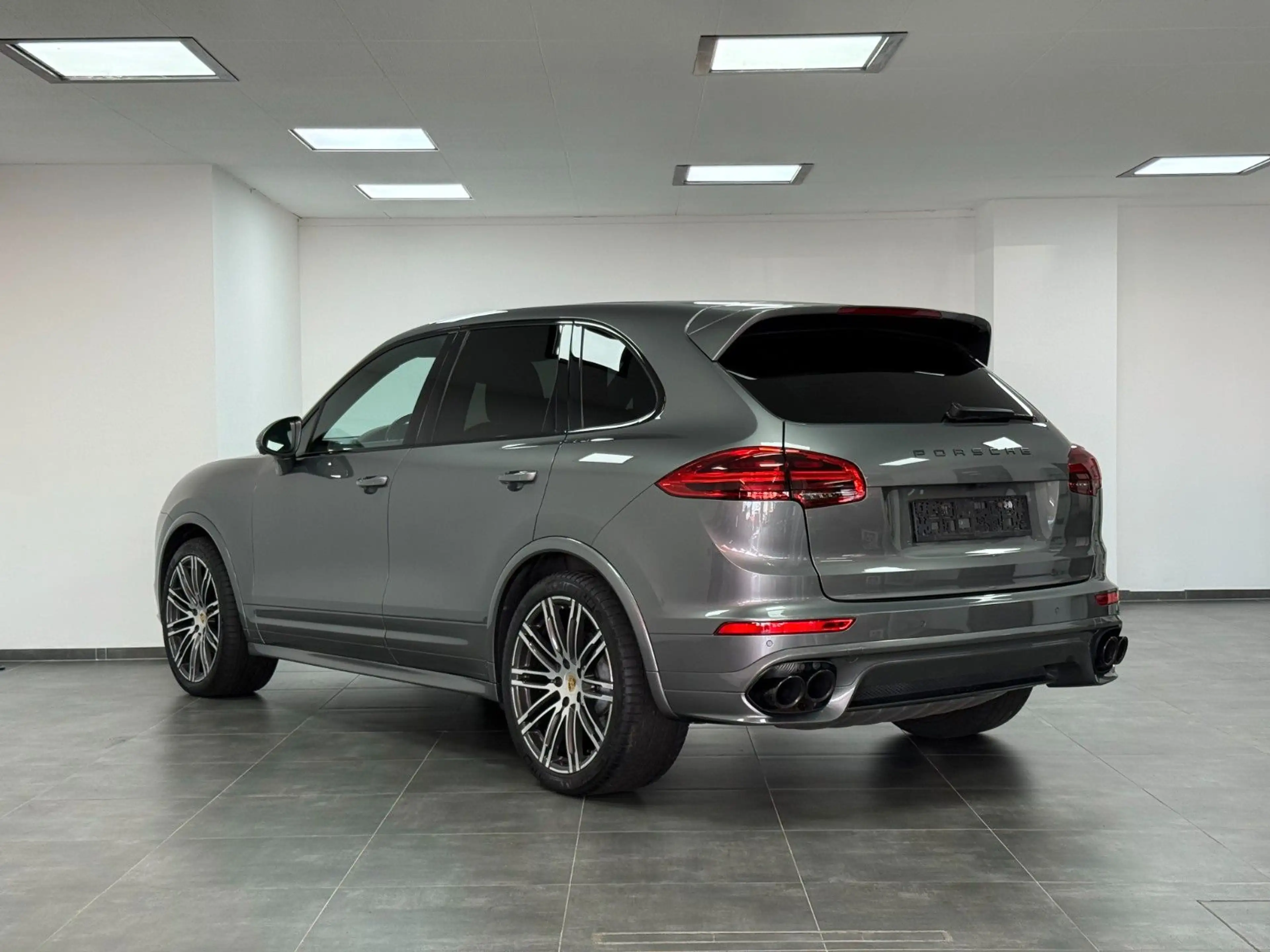 Porsche Cayenne S Diesel — photo 5