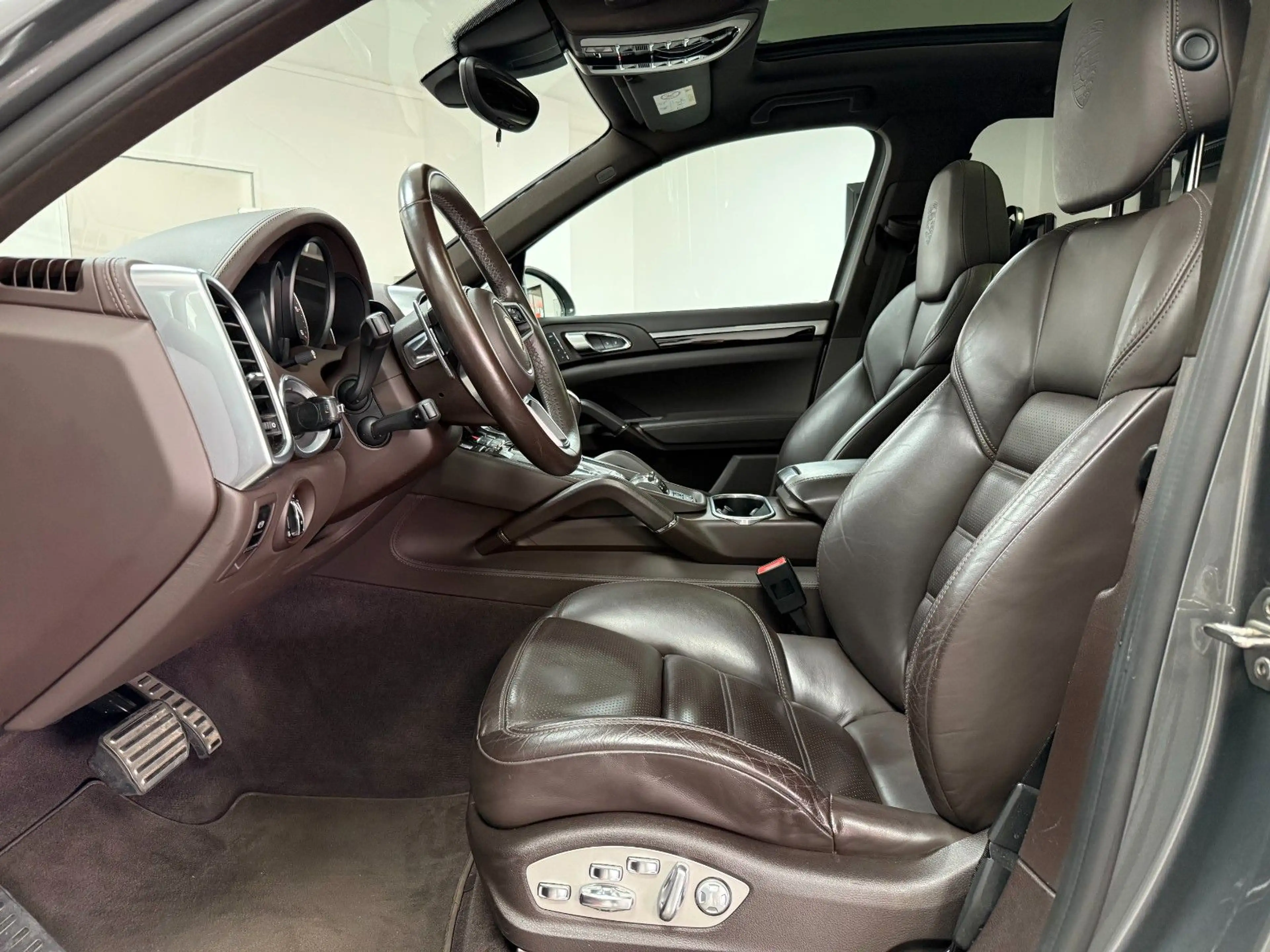 Porsche Cayenne S Diesel — photo 12