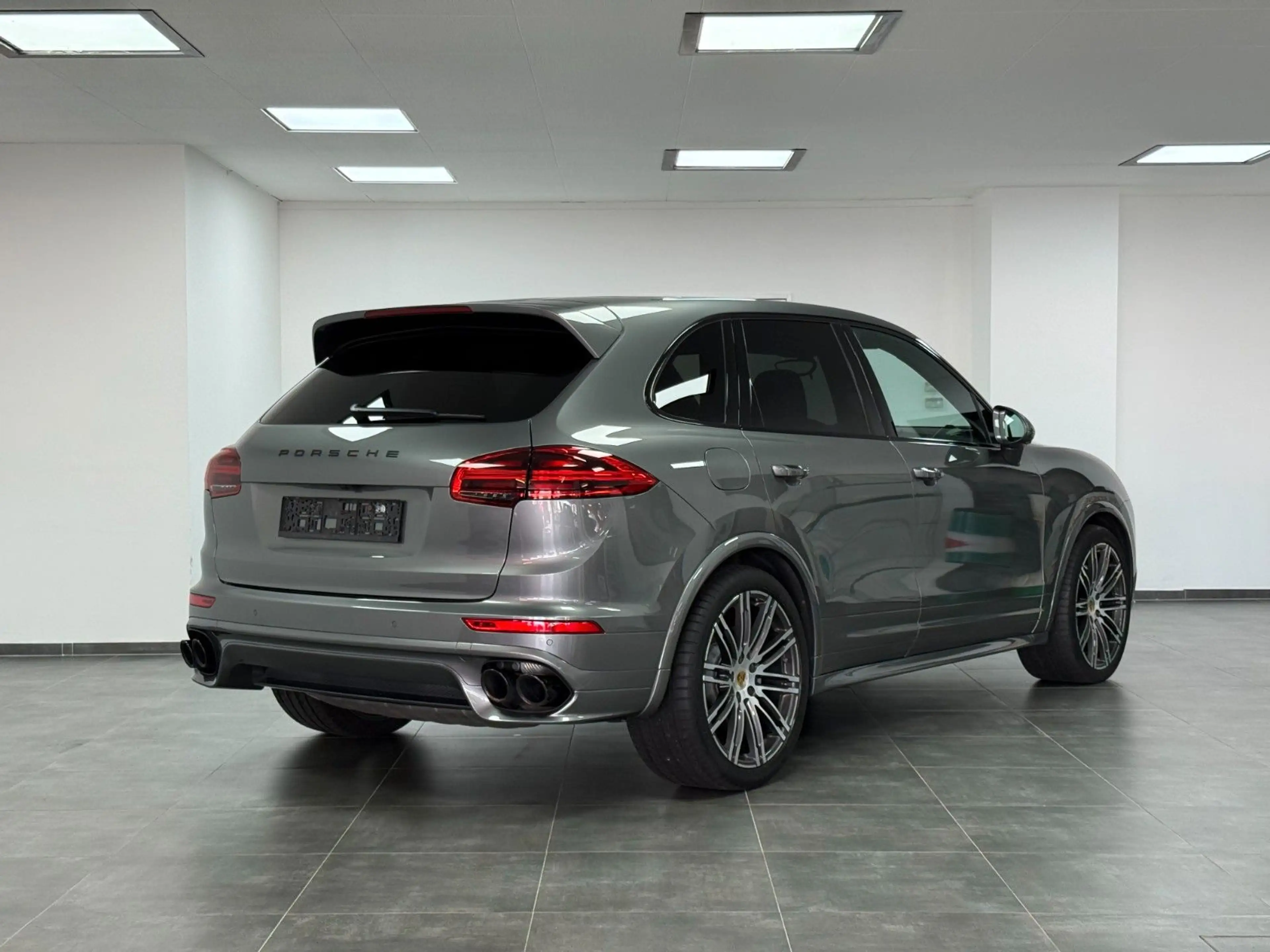 Porsche Cayenne S Diesel — photo 6