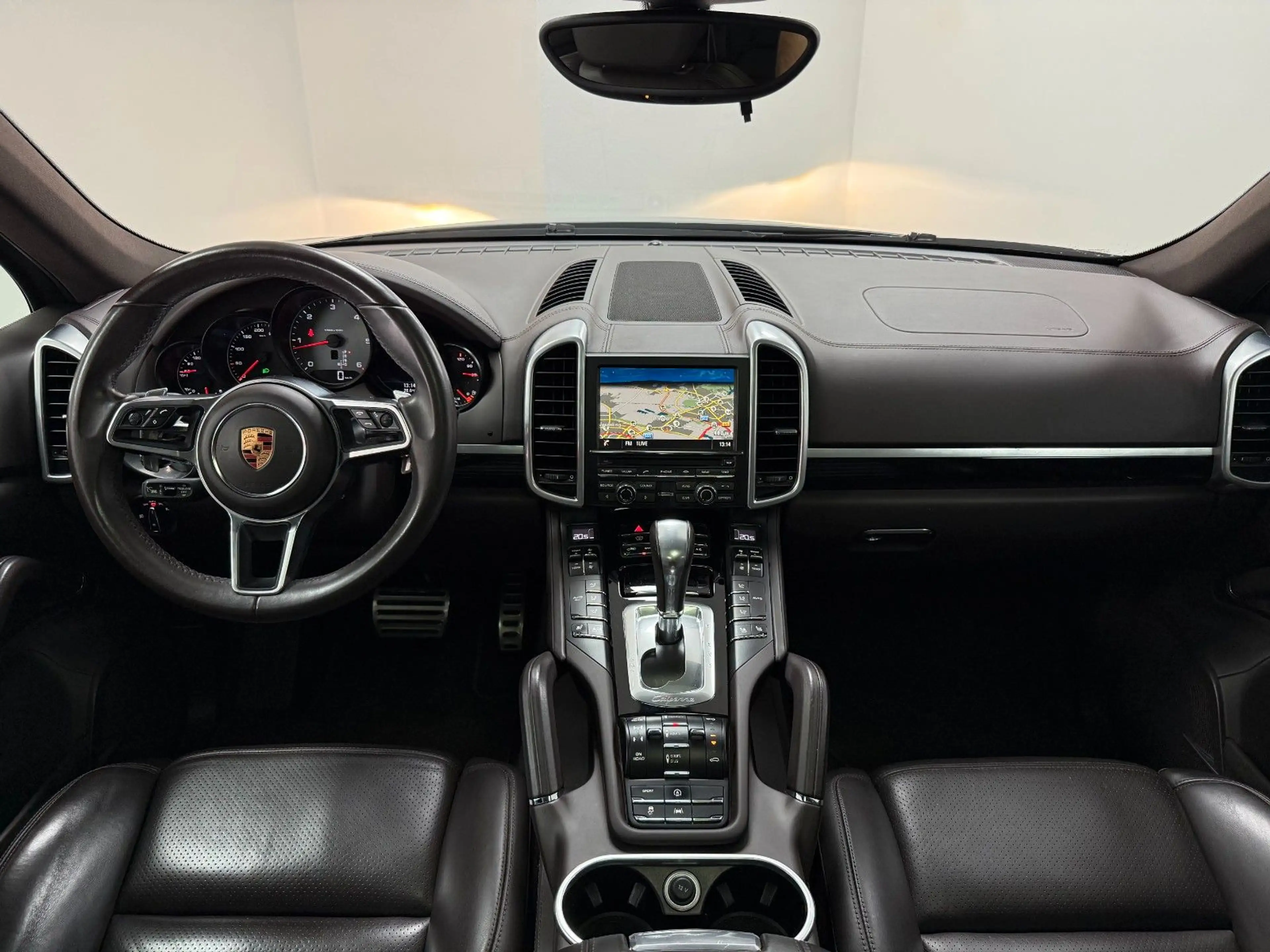 Porsche Cayenne S Diesel — photo 8